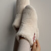 Капці домашні Чобітки жіночі хутрянi з крильцями молочнi