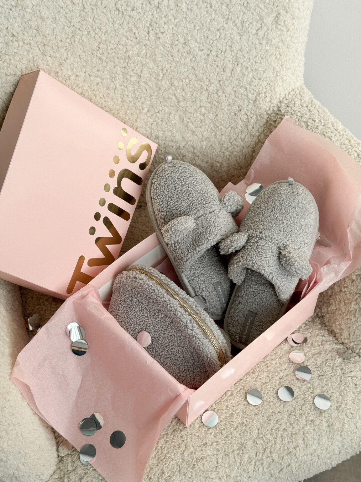 Подарунковий набір TEDDY grey (косметичка, капці, пакування рожеве)