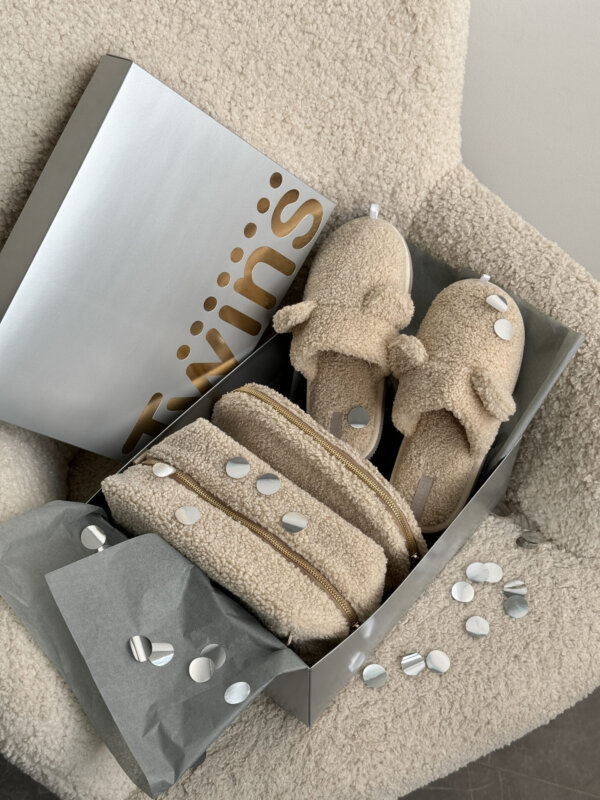 Подарунковий набір TEDDY milk (косметичка, капці, пакування сіре)
