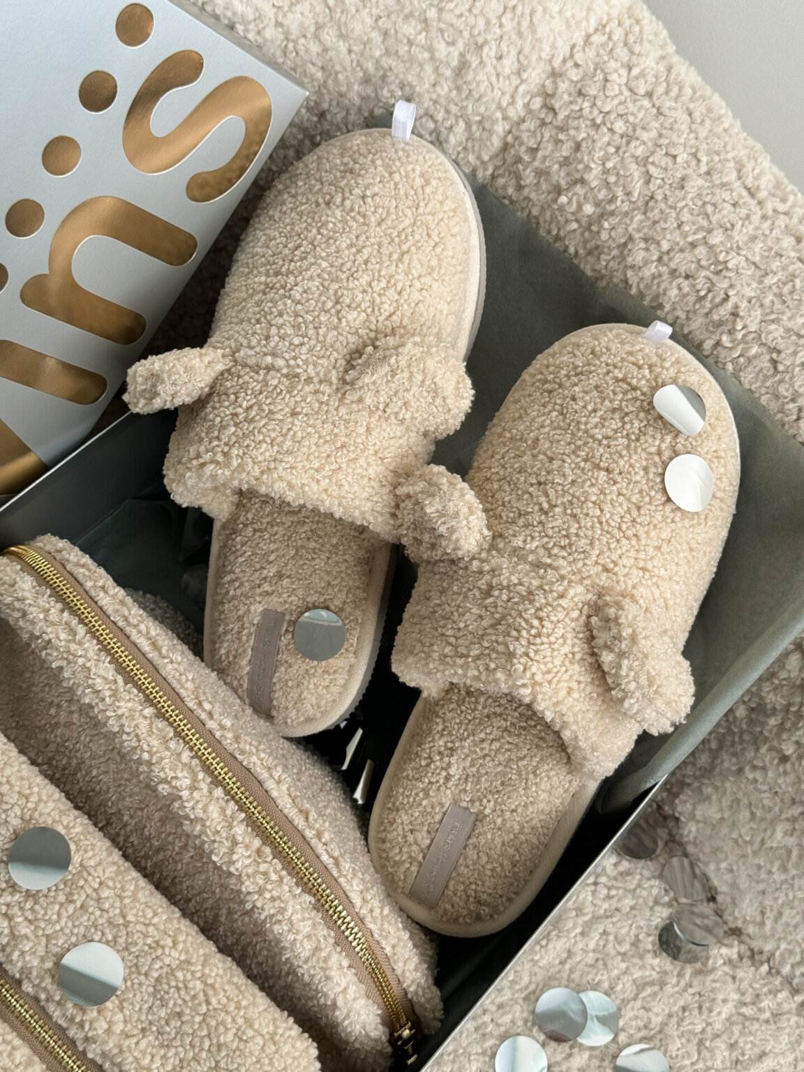 Подарунковий набір TEDDY milk (косметичка, капці, пакування сіре)