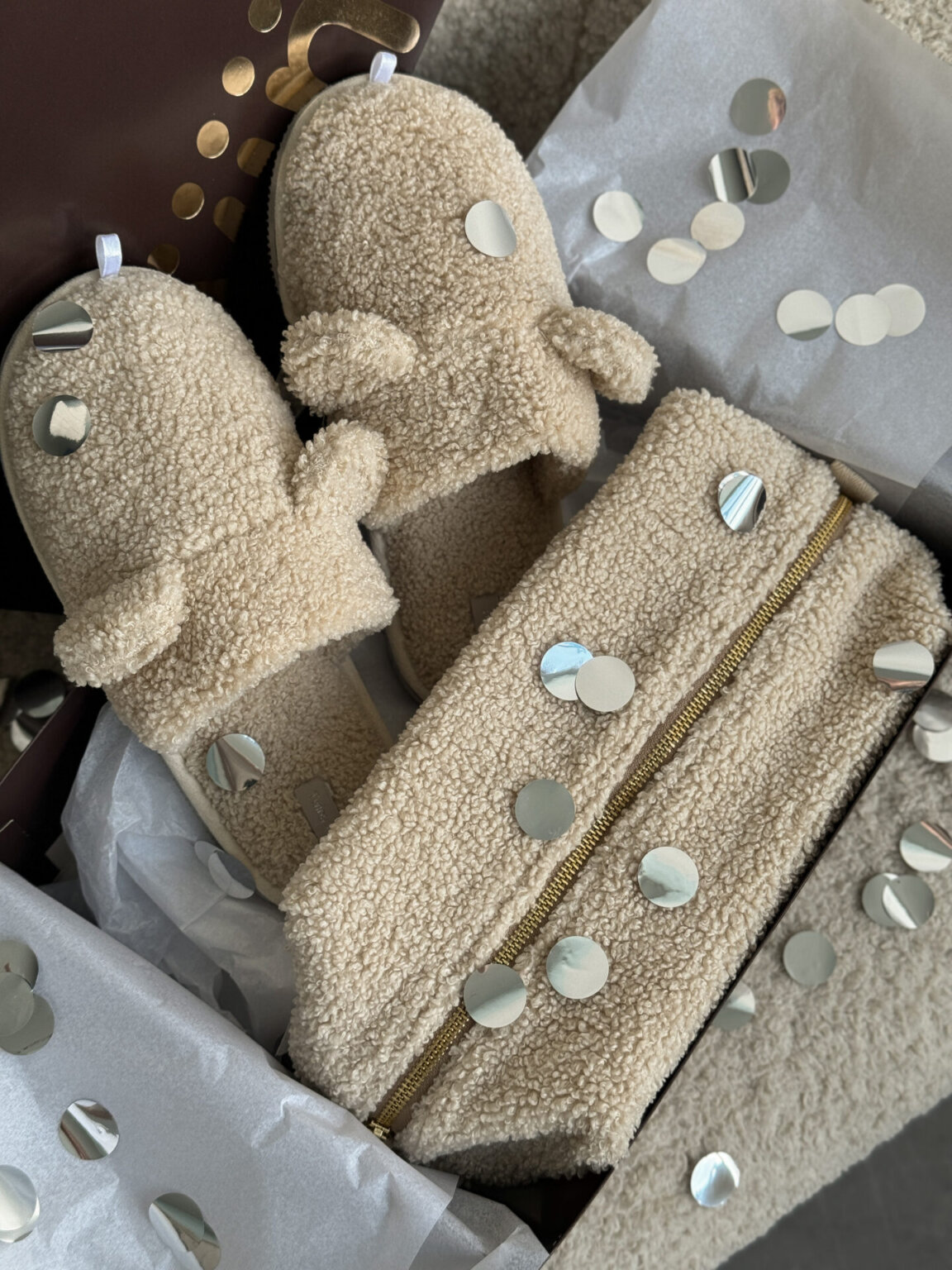 Подарунковий набір TEDDY milk (косметичка, капці, пакування коричневе)