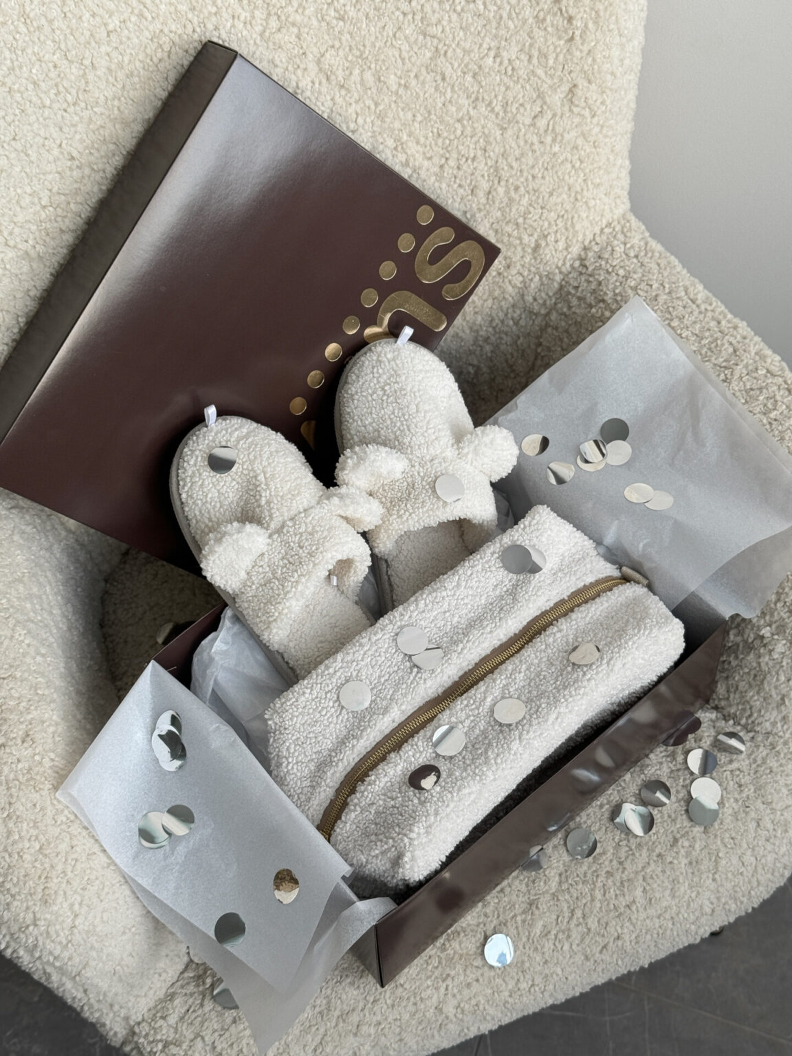 Подарунковий набір TEDDY white (косметичка, капці, пакування коричневе)