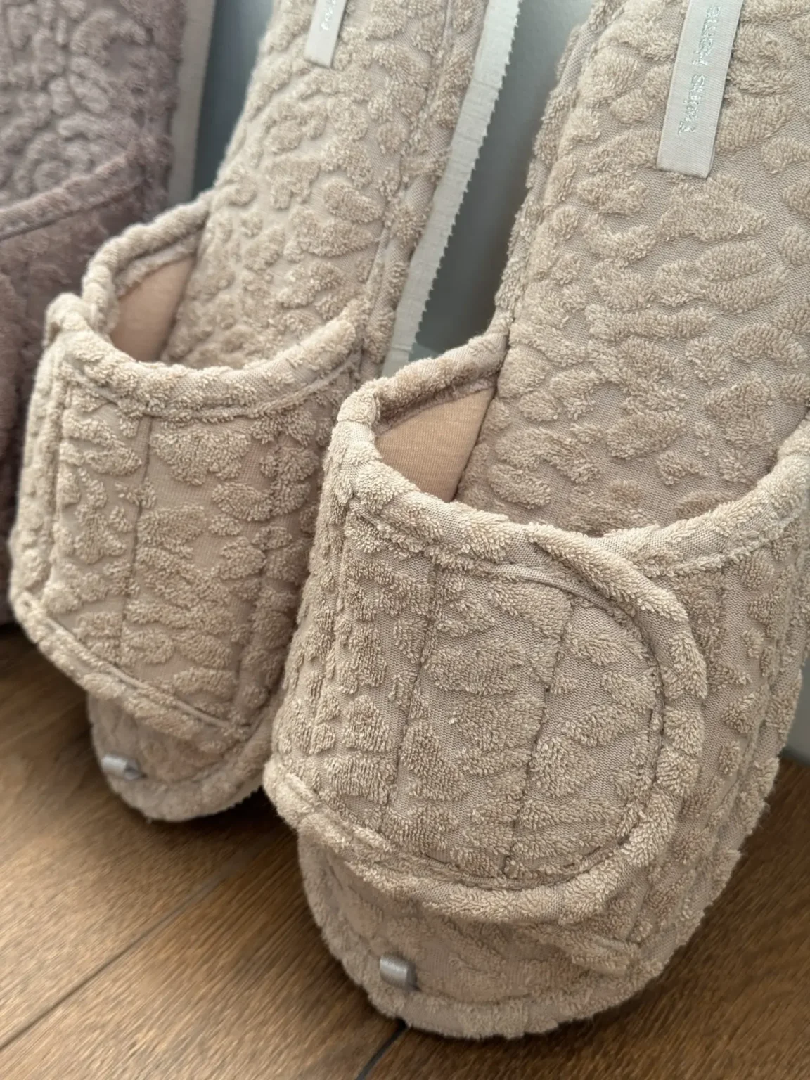 Капці домашні жіночі HS-VL махрові ANNA beige