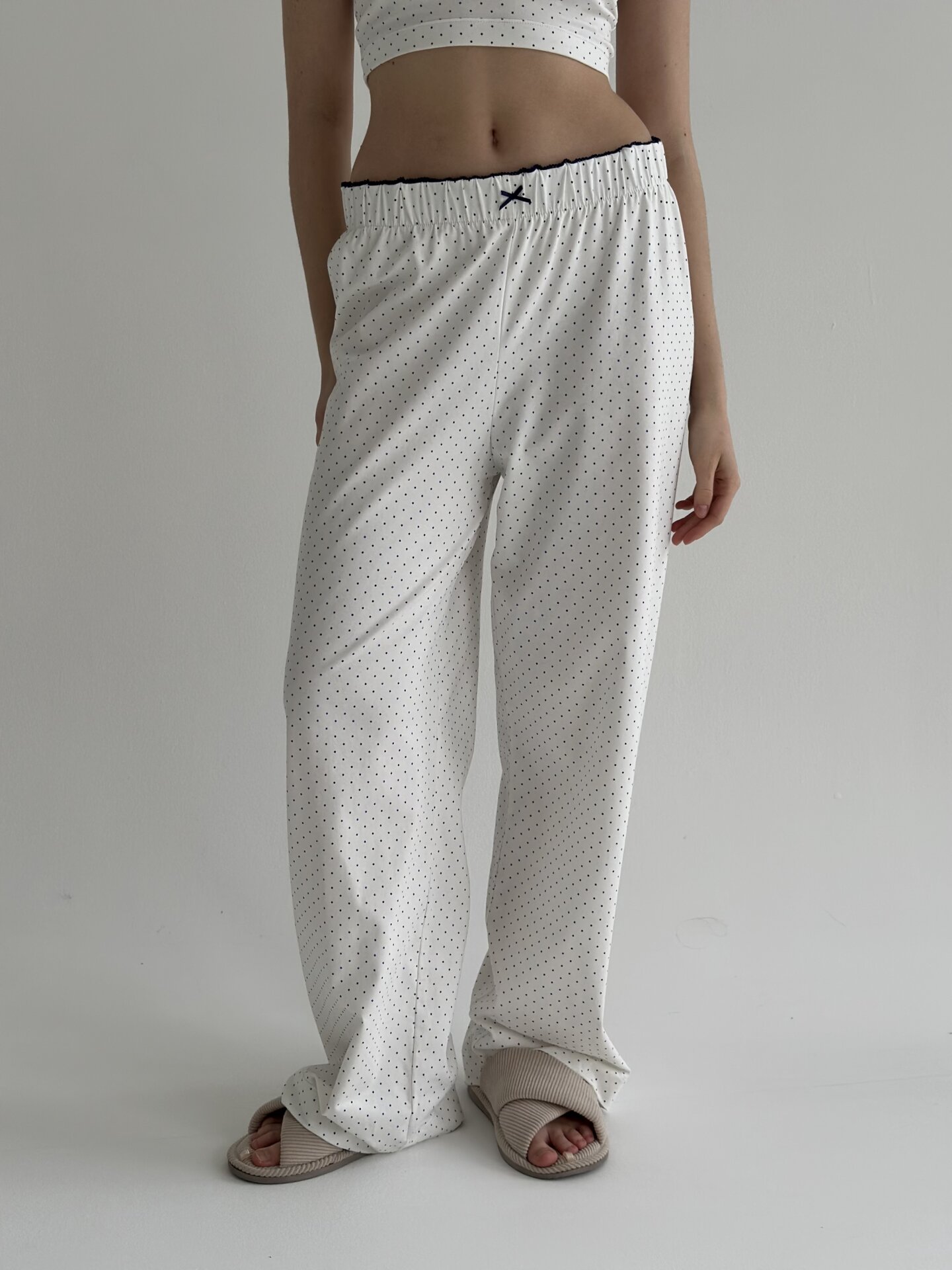 Трикотаж штани широкі горох синій на білому