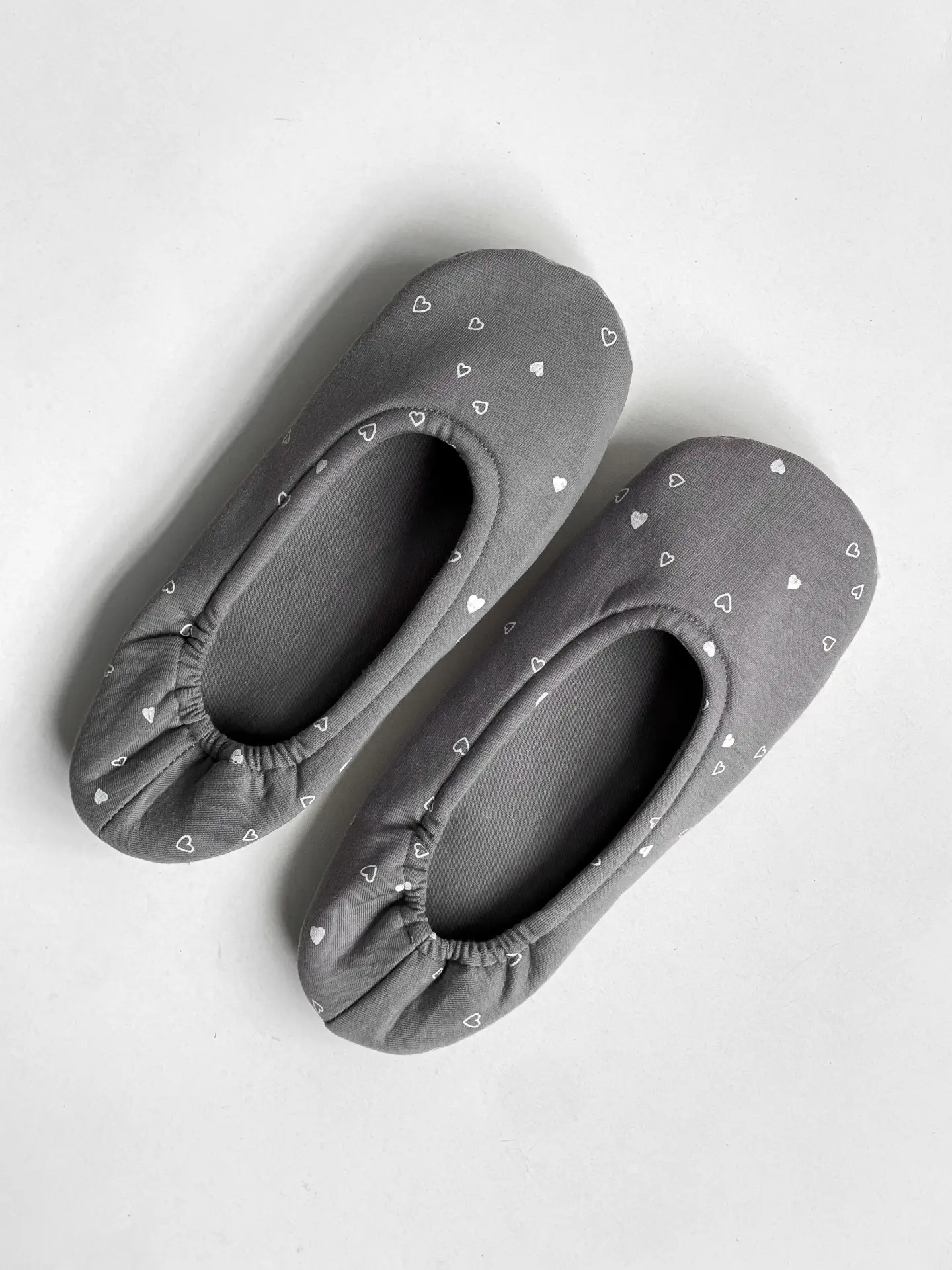 Капці домашні чешки жіночі трикотажні сердечка графіт