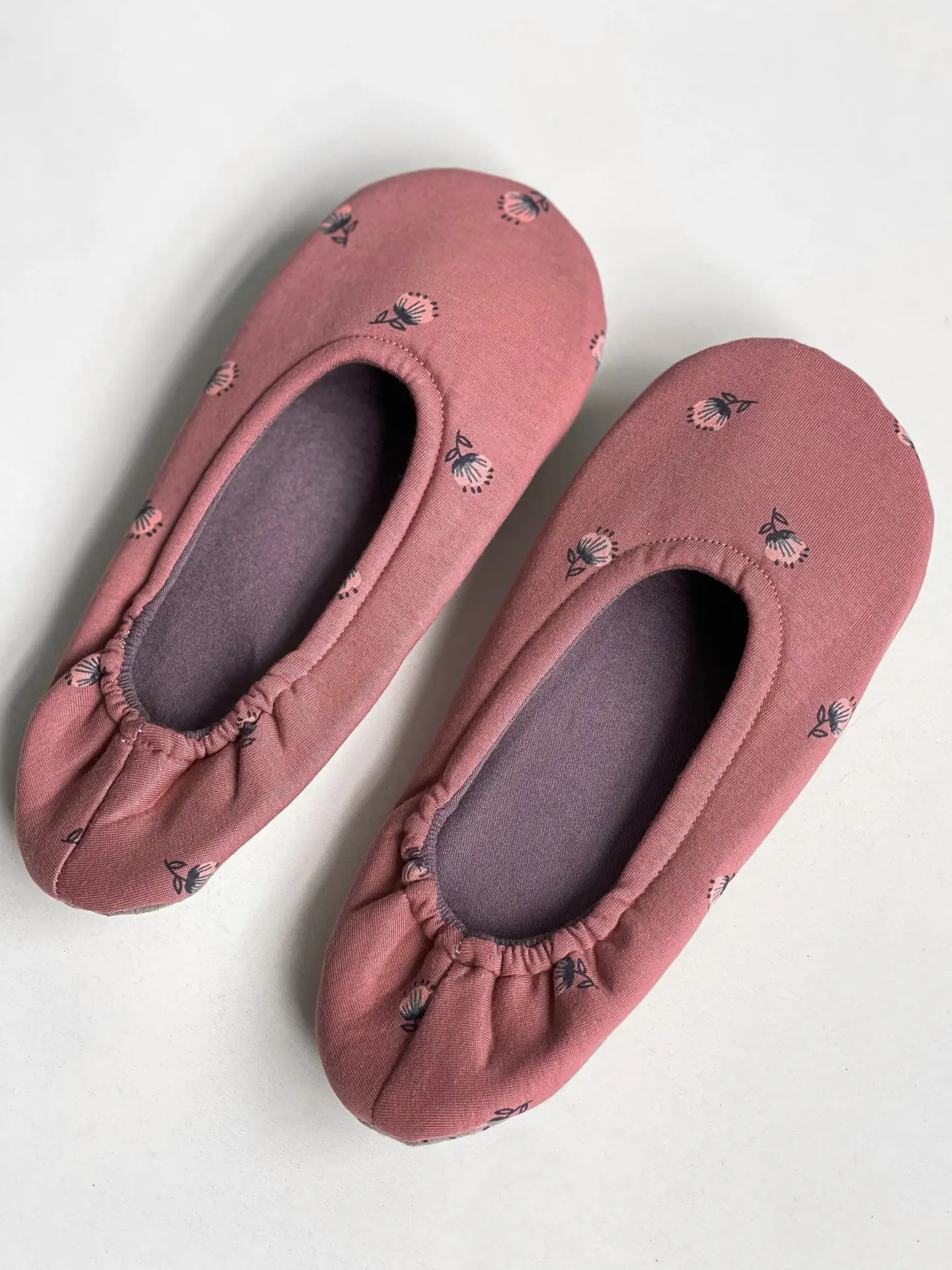 Капці домашні чешки жіночі трикотажні квіти лілові