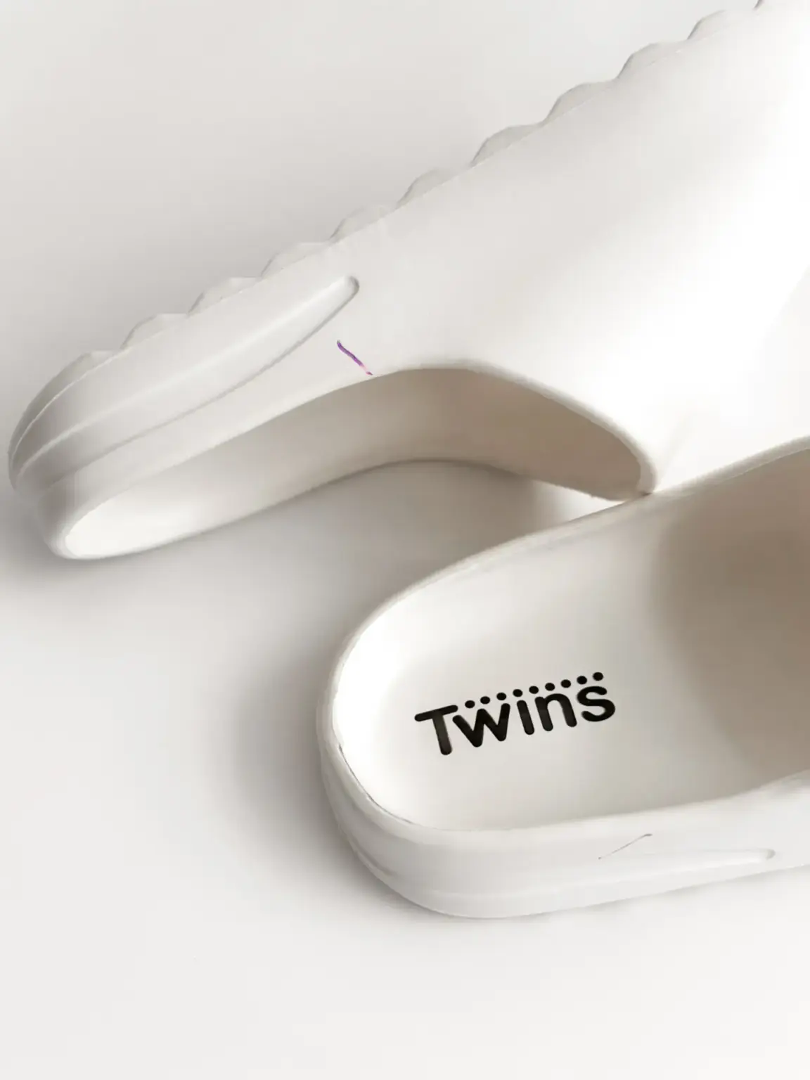 Twins капці піна пляжні та вуличні білі(=) SALE (з дефектами)