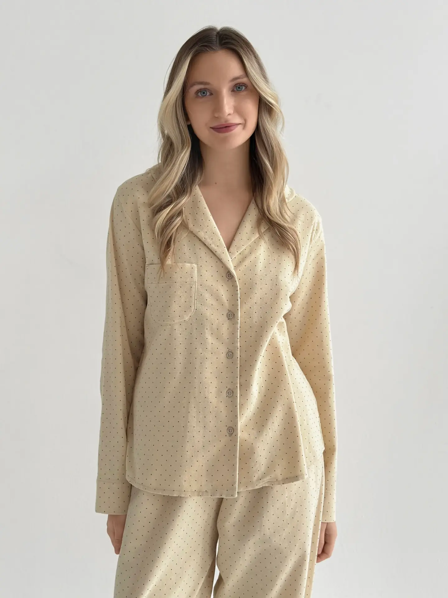 Фланель піжамний комплект молочний в дрібний горошек