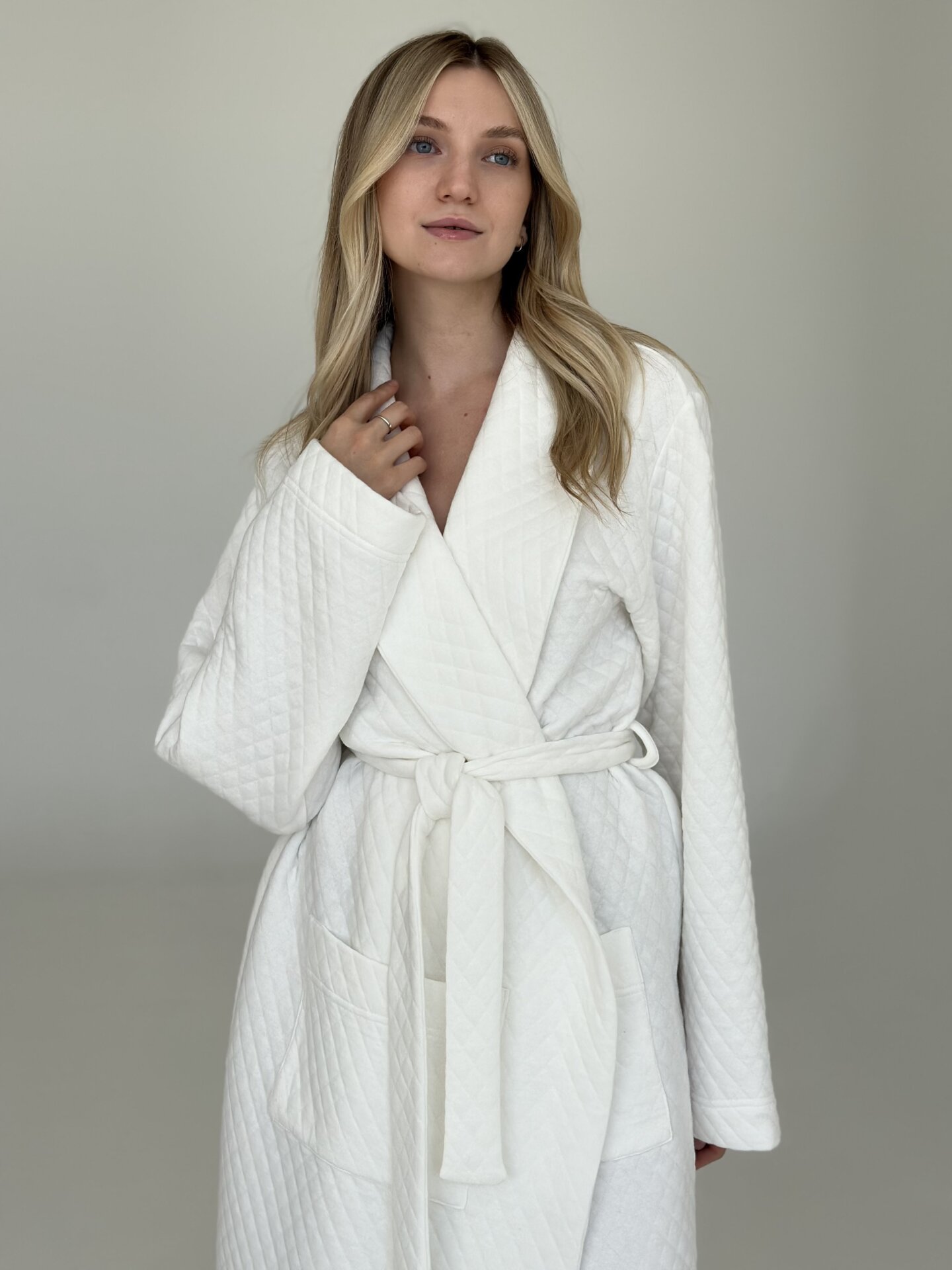 Халат трикотаж стьобаний білий