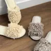 Капці домашні жіночі хутрянi молочні LARI (=)