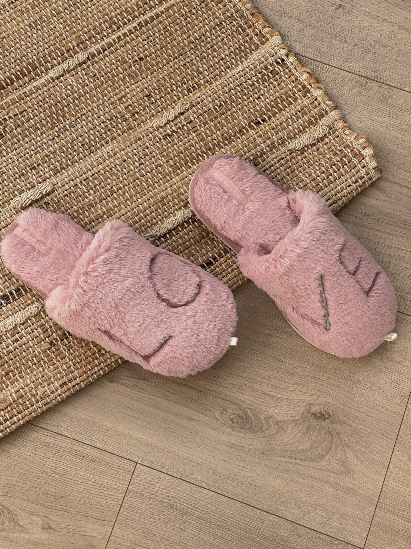 Капці домашні жіночі HS-LUX хутрянi закриті темно рожевi LOVE