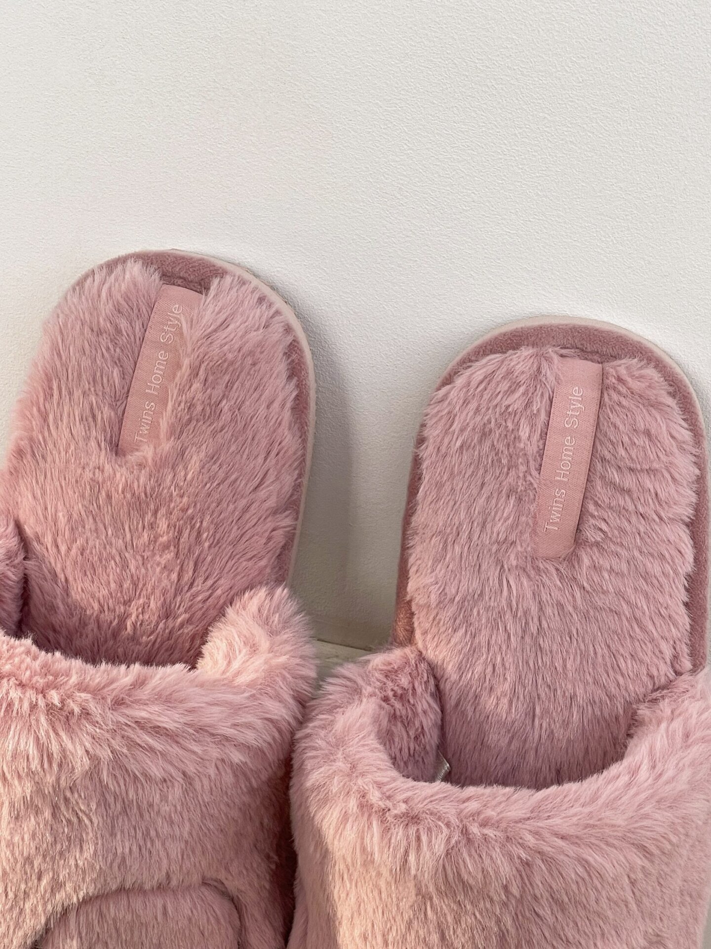Капці домашні жіночі HS-LUX хутрянi закриті темно рожевi LOVE