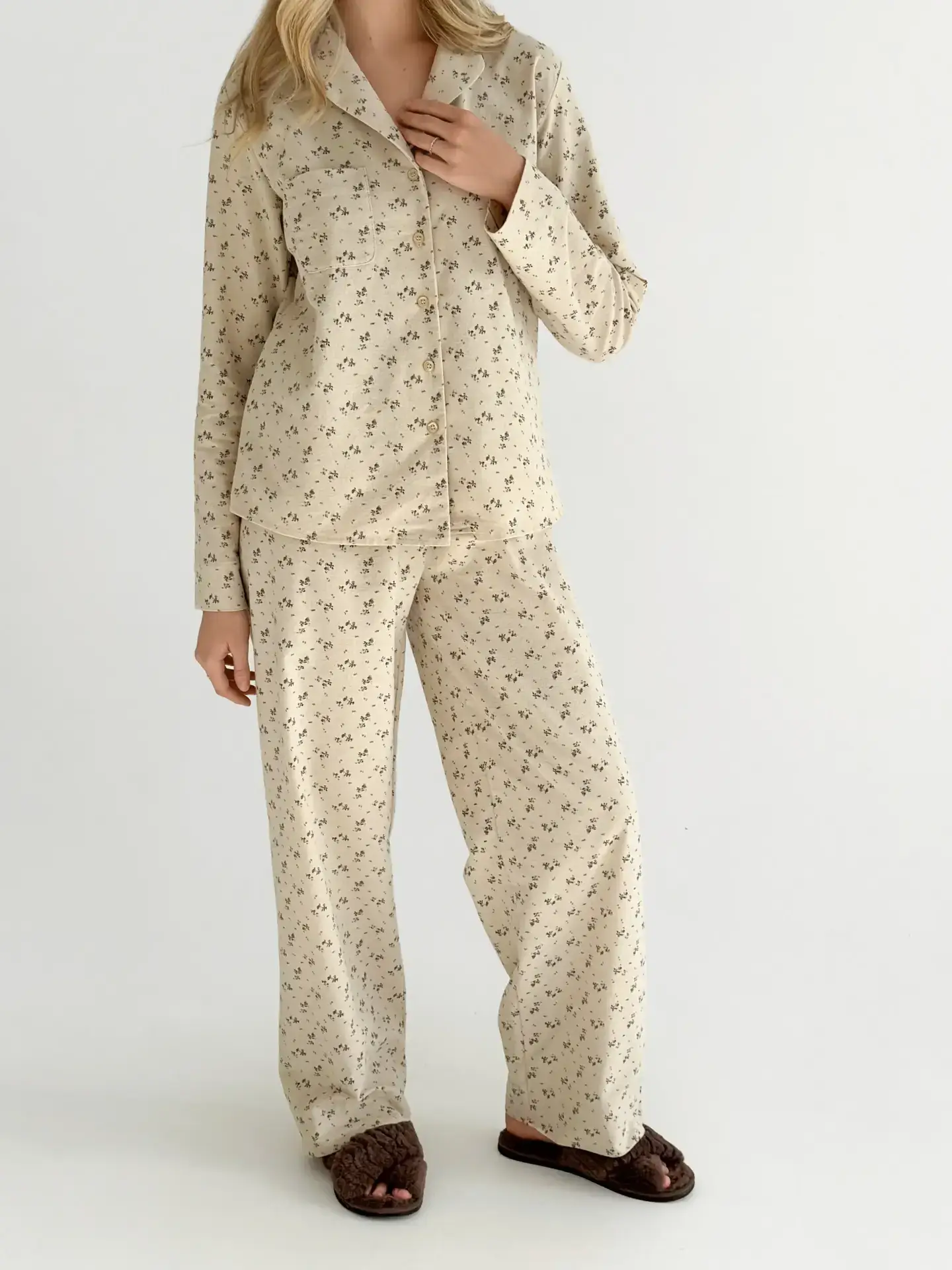 Фланель піжамний комплект “темна троянда” на бежевому