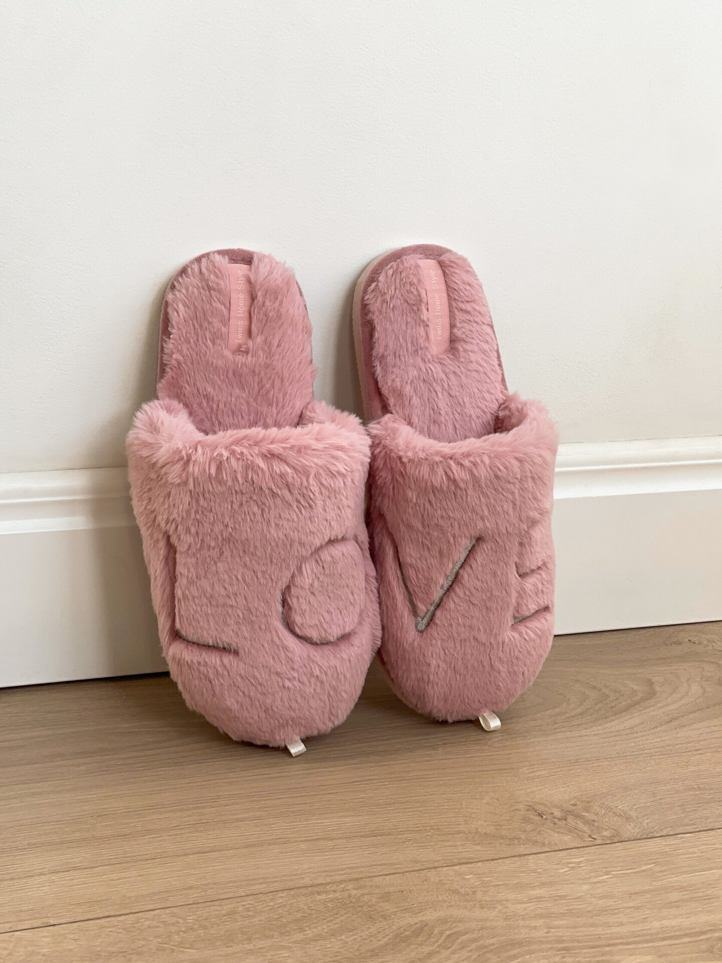 Капці домашні жіночі HS-LUX хутрянi закриті темно рожевi LOVE