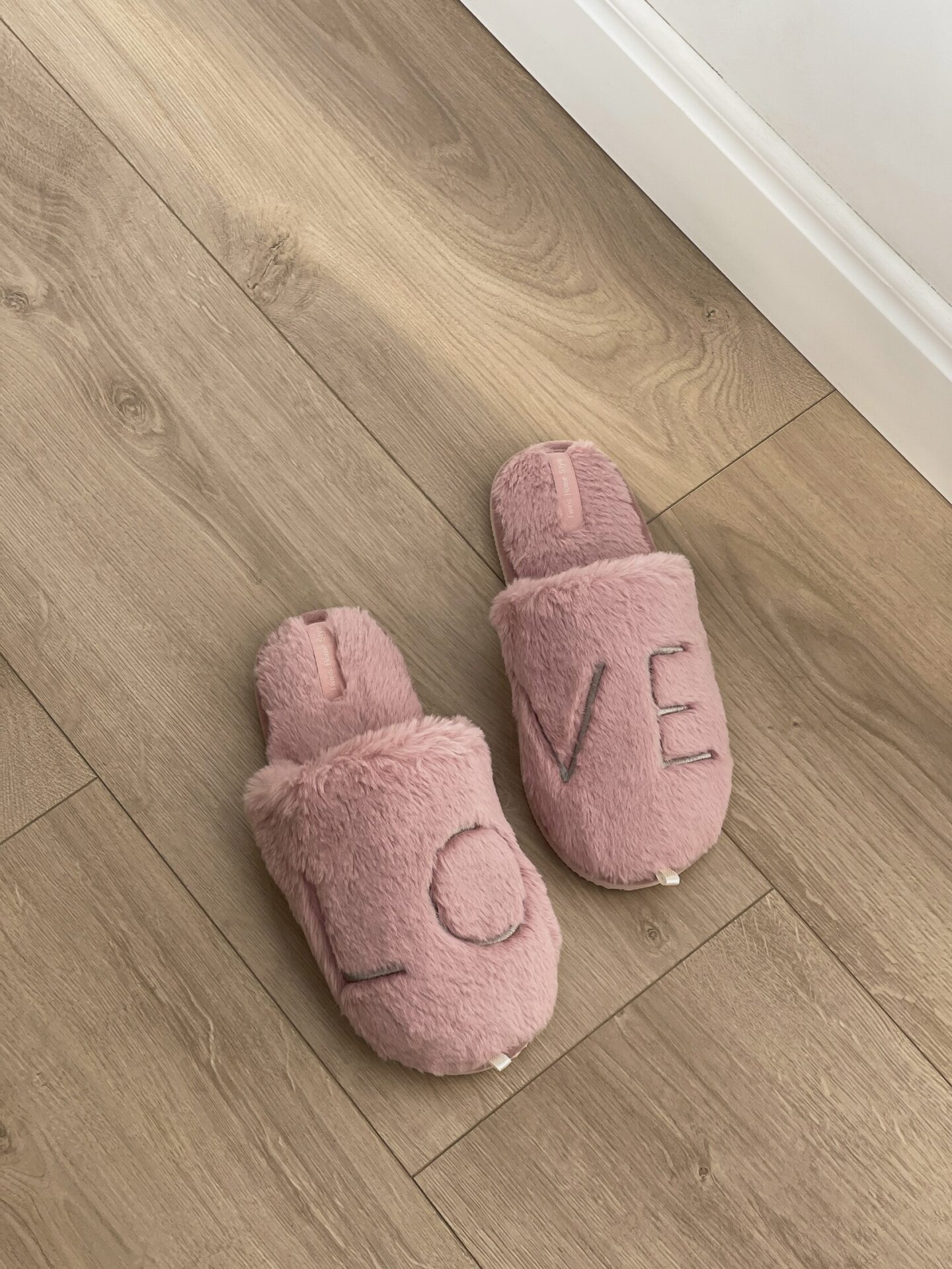 Капці домашні жіночі HS-LUX хутрянi закриті темно рожевi LOVE