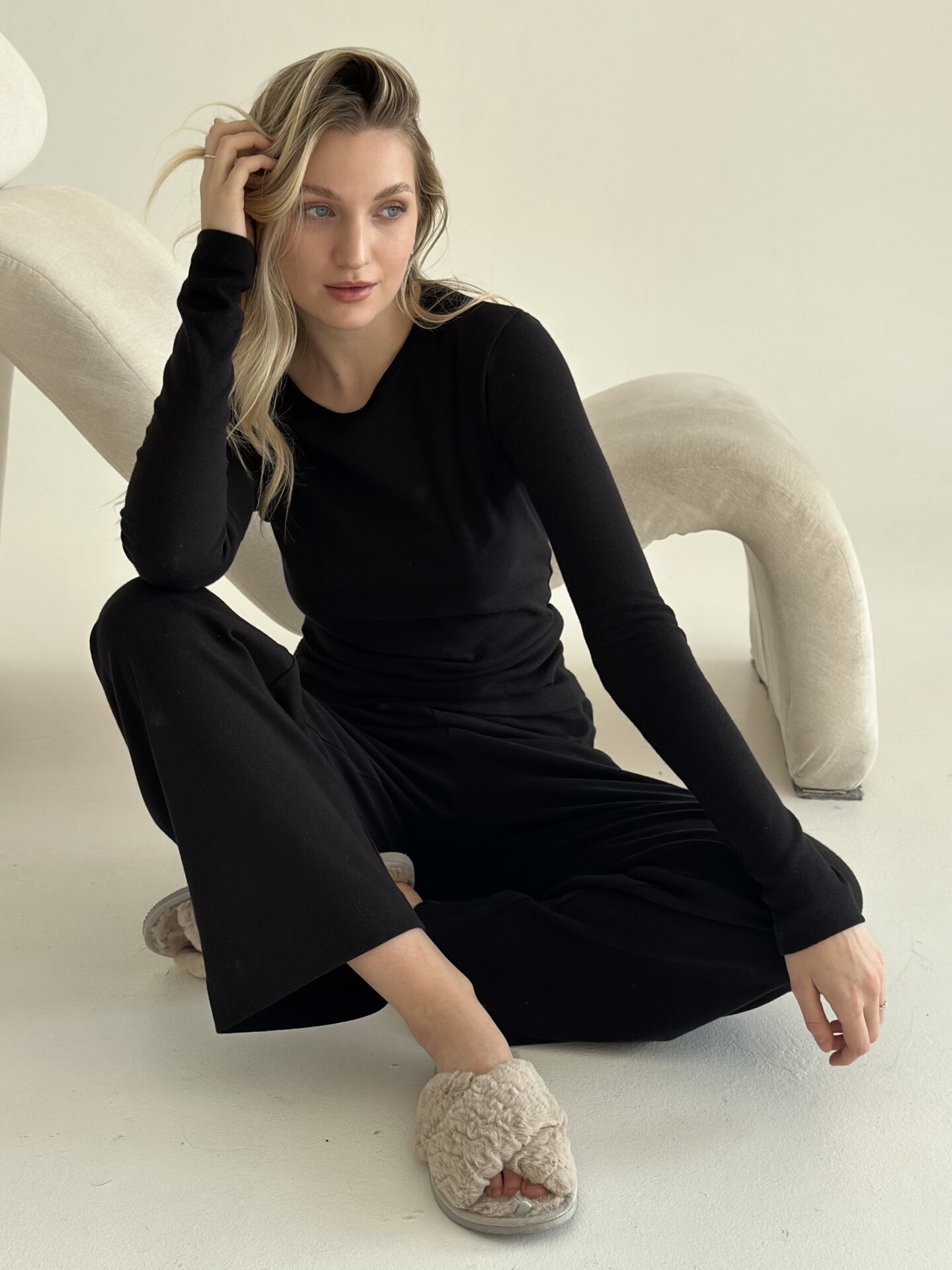 Рібана у крапку костюм трикотажний штани широкі та лонгслів чорний