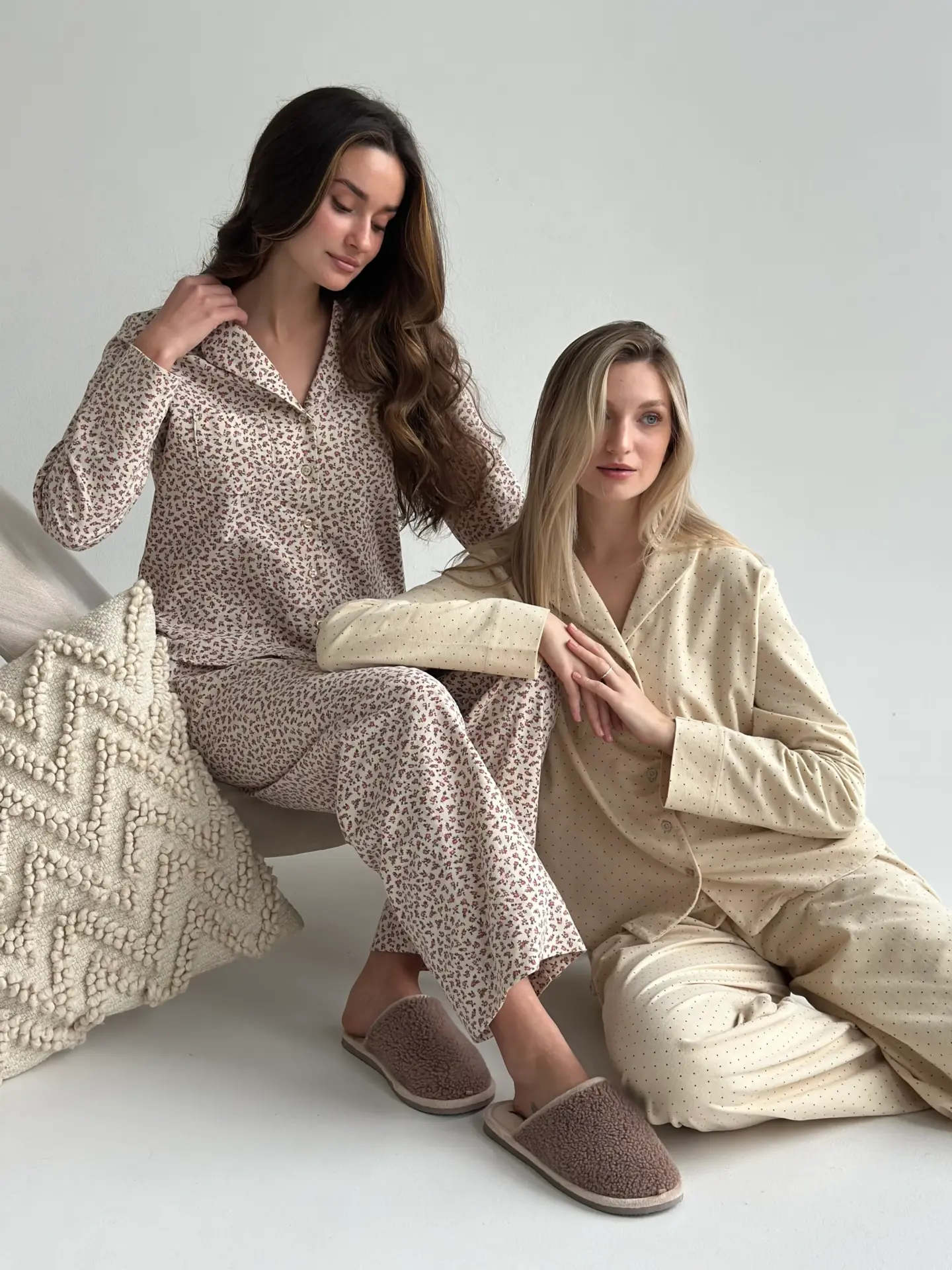 Фланель піжамний комплект "бордова квітка" на бежевому