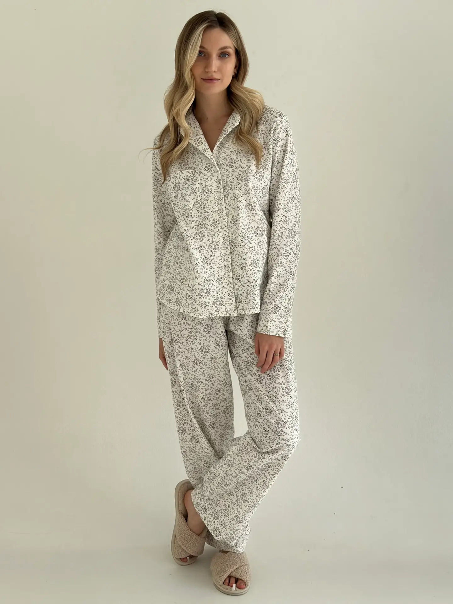 Фланель піжамний комплект “Листя” на білому