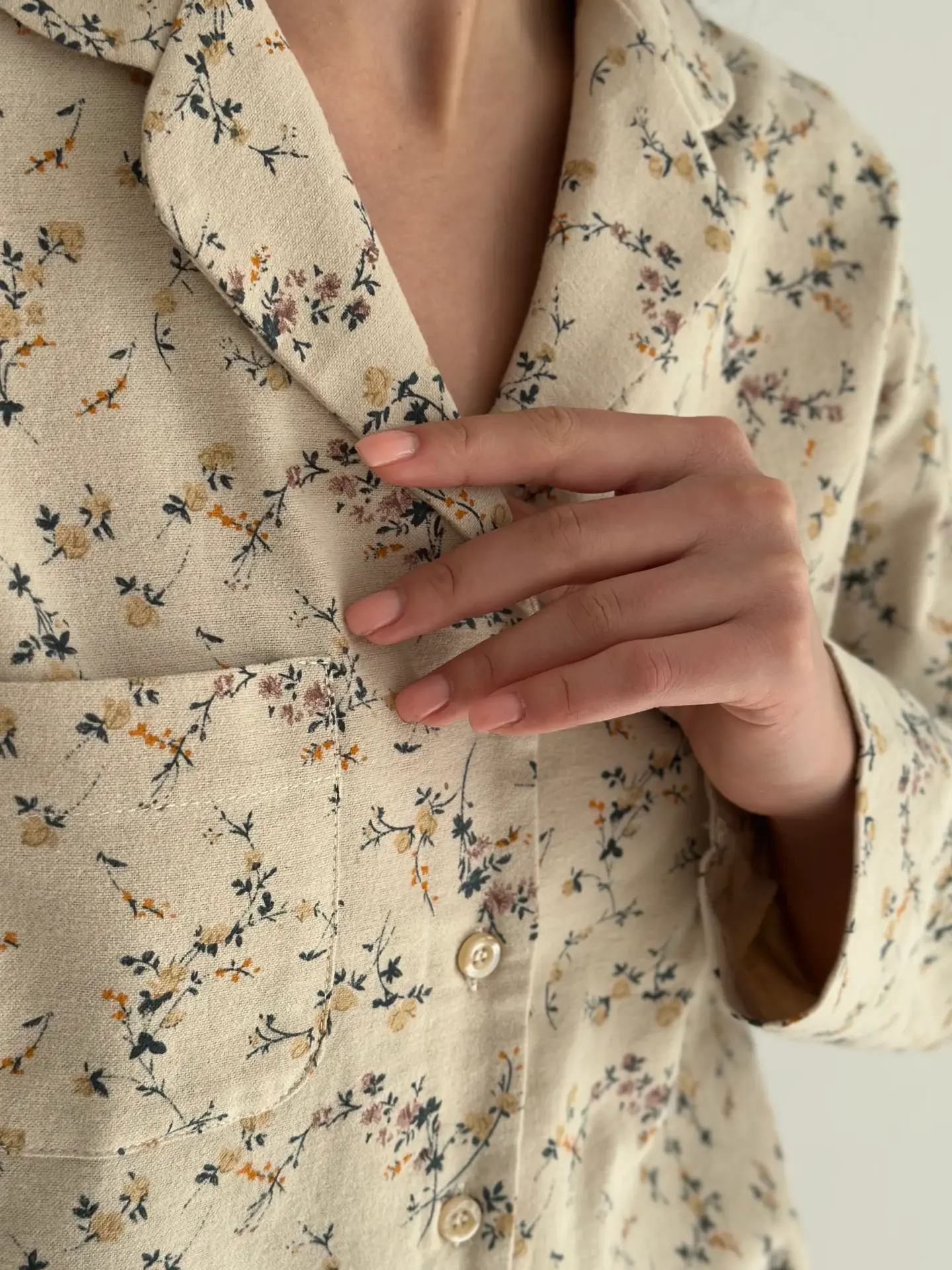 Фланель піжамний комплект "різнокольорова квітка" на темно-бежевому