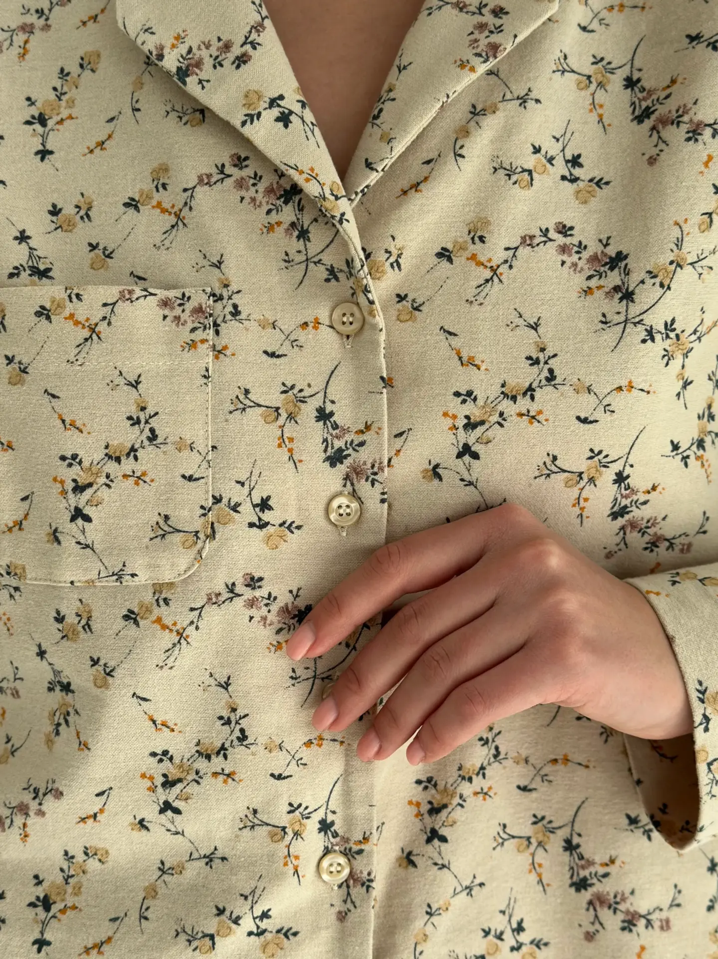 Фланель піжамний комплект "різнокольорова квітка" на темно-бежевому