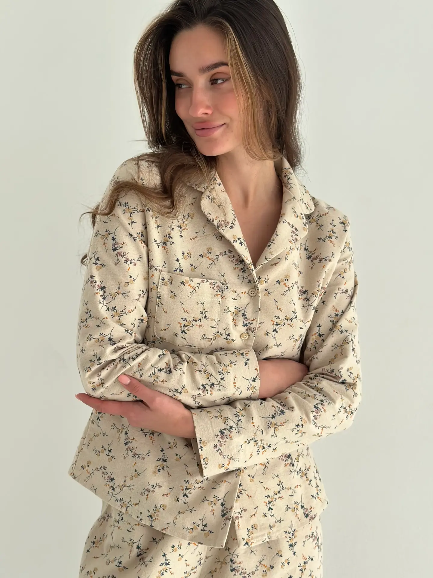 Фланель піжамний комплект "різнокольорова квітка" на темно-бежевому