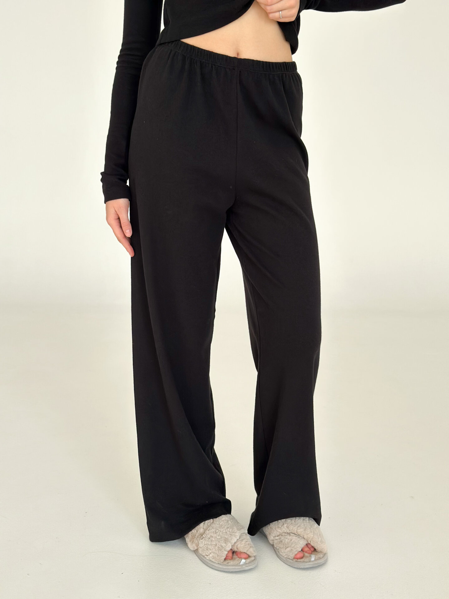 Рібана у крапку костюм трикотажний штани широкі та лонгслів чорний