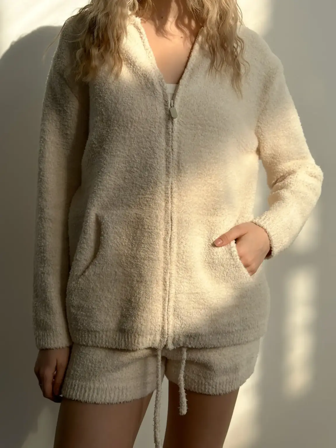 Soft в'язана кофта на блискавці молочна