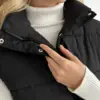 Жилетка стьобана дута з поясом чорна