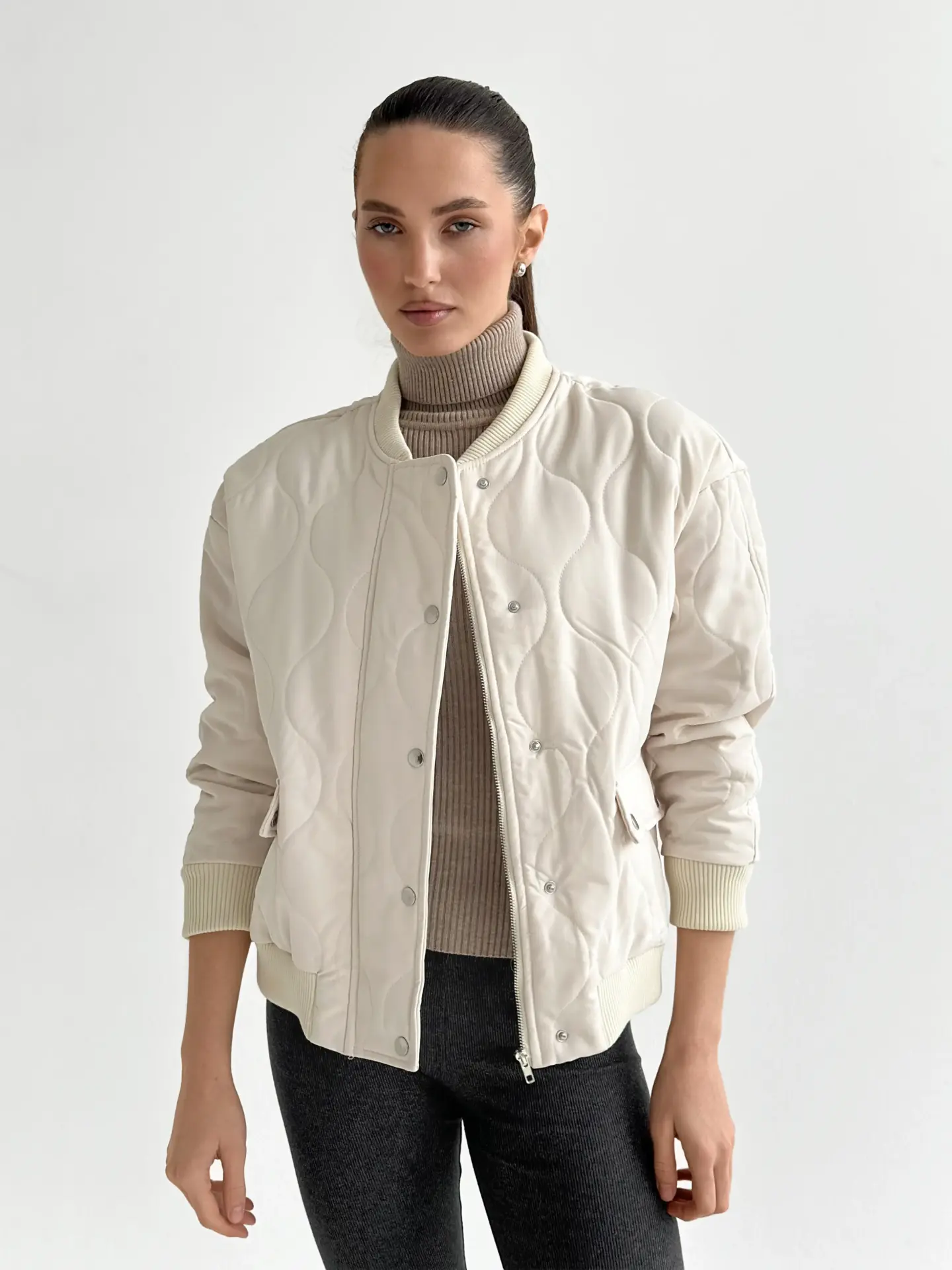 Куртка стьобана бомпер молочна onesize