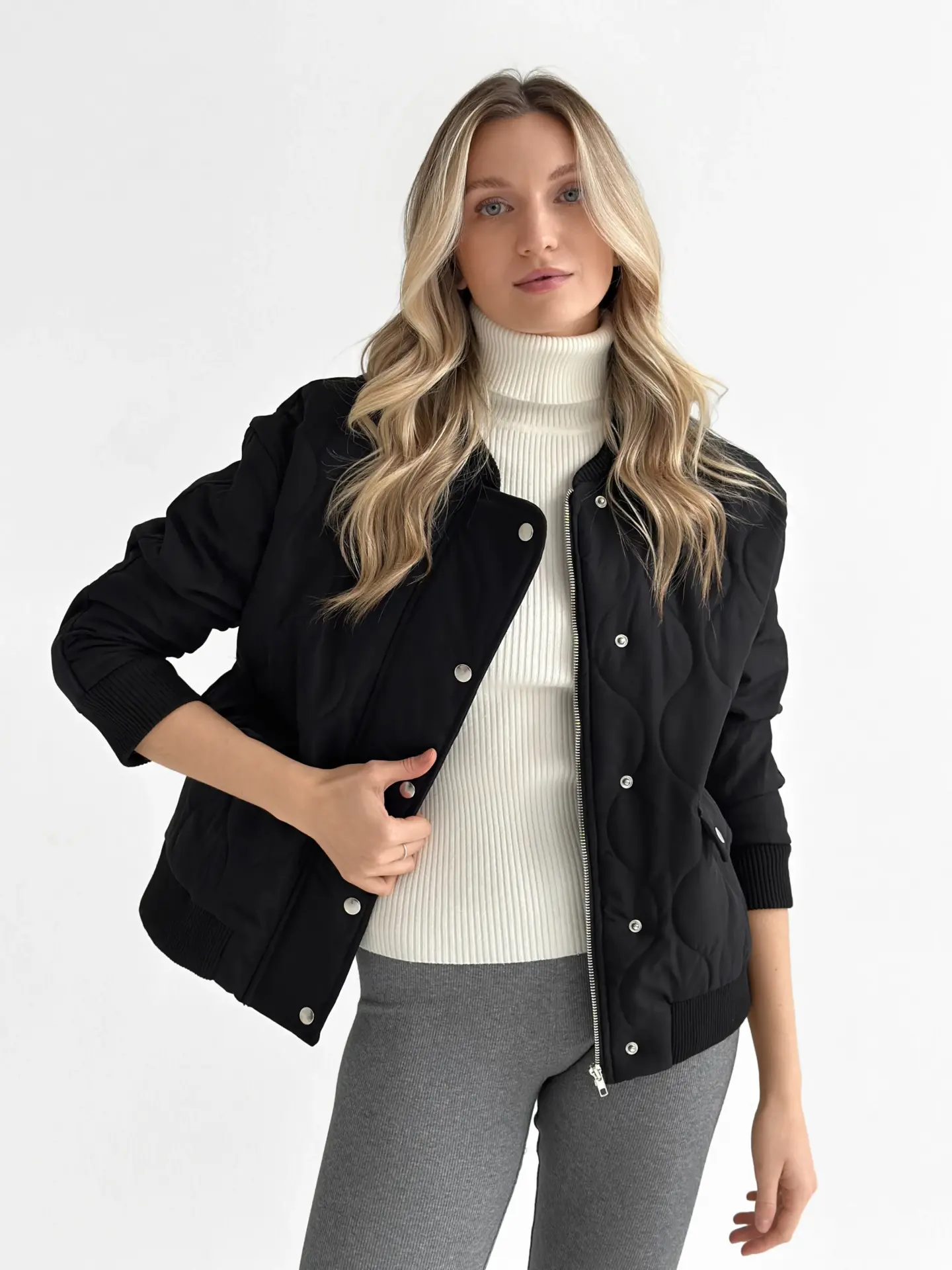 Куртка стьобана бомпер чорна onesize