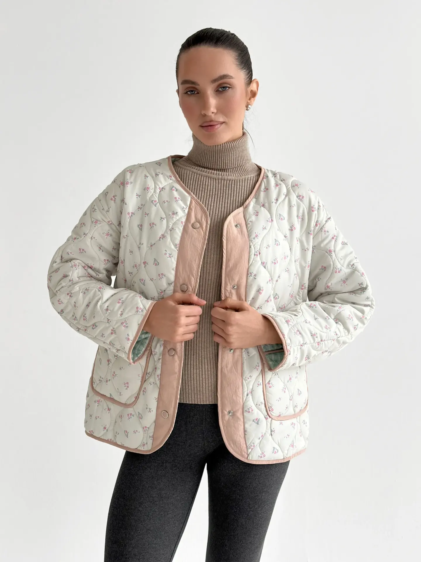 Куртка стьобана у квітку біла onesize