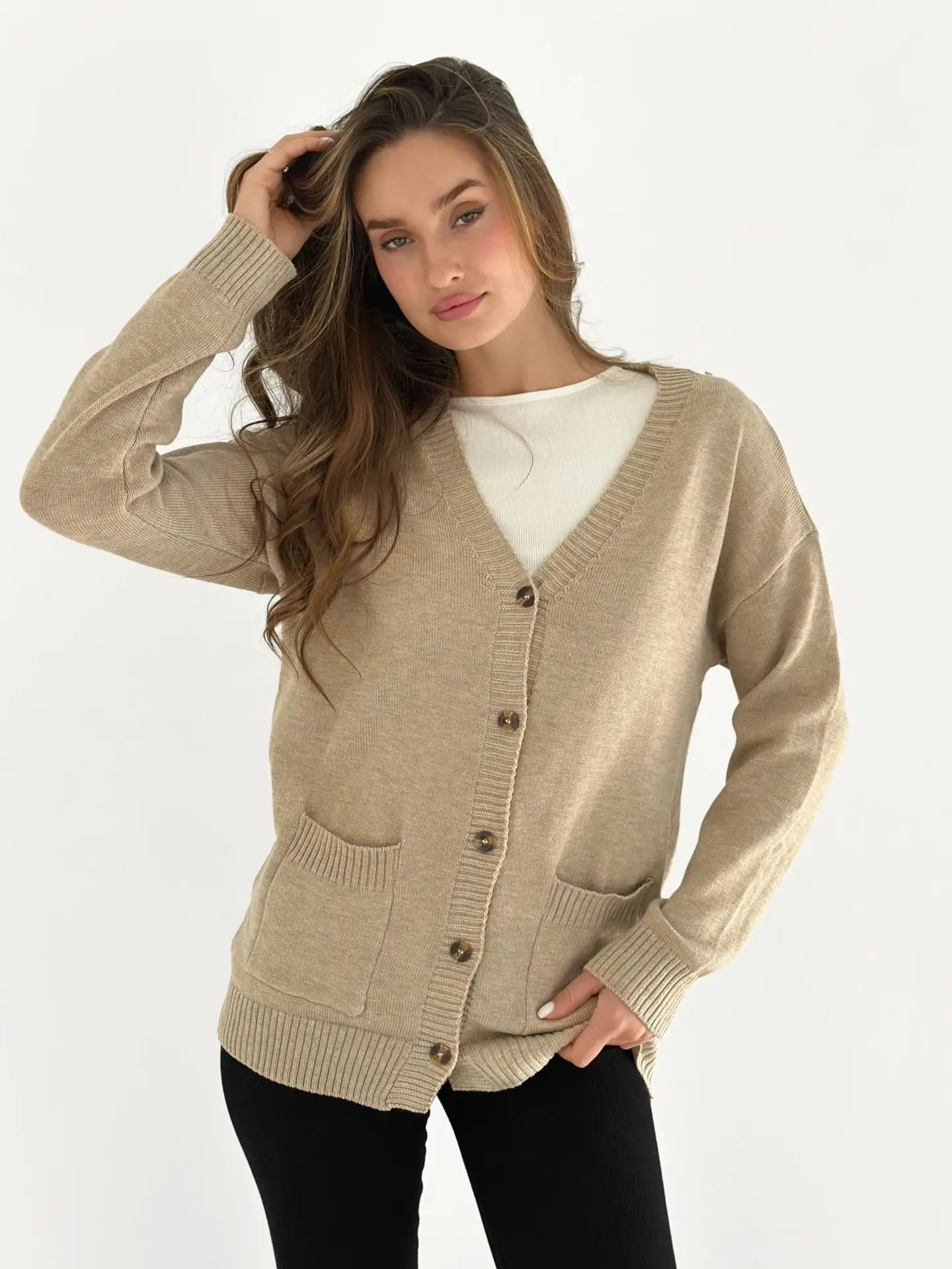 Кардиган в’язаний подовжений на ґудзиках бежевий
