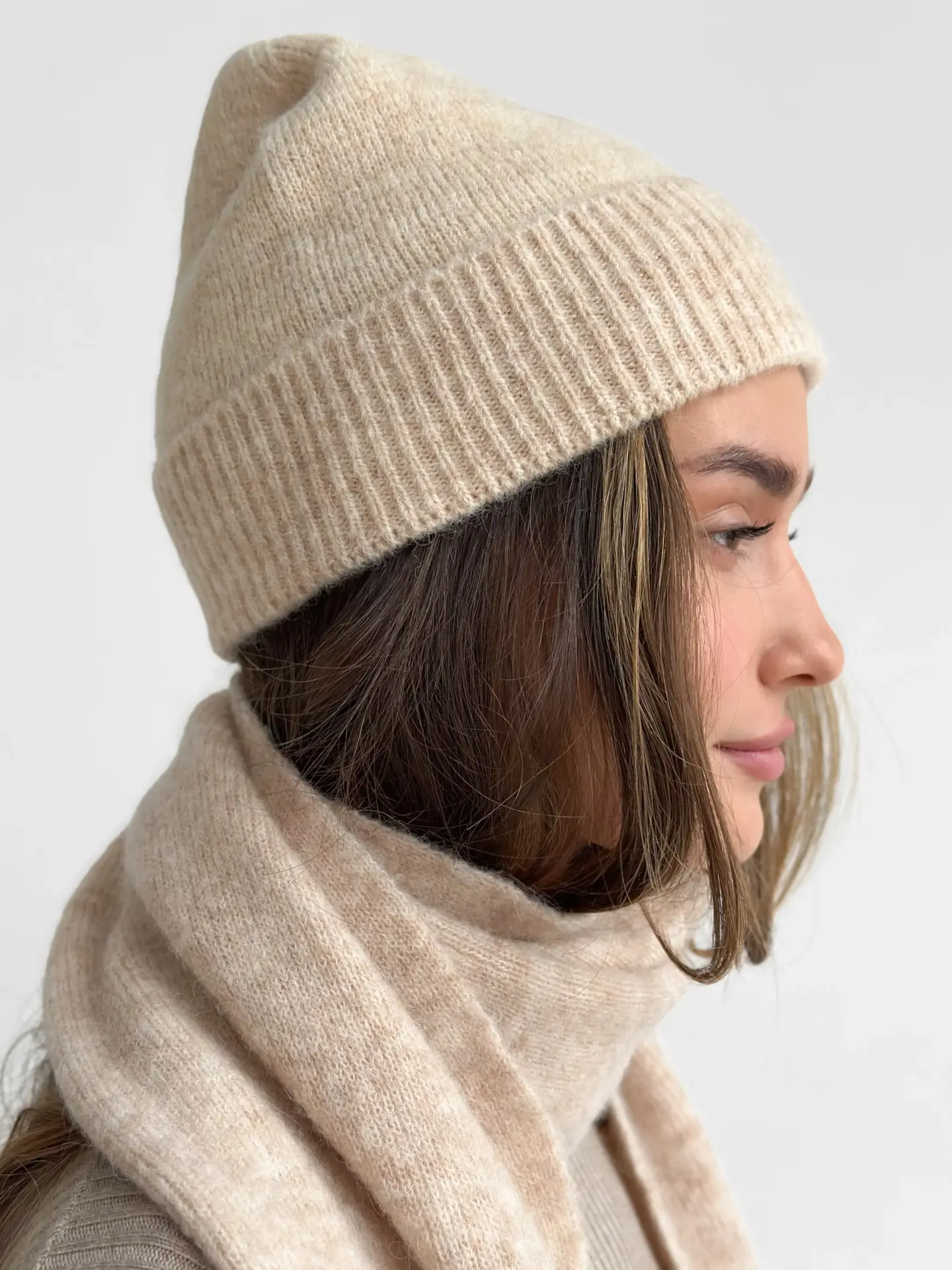 Шапка жіноча світла бежева  Альпака
