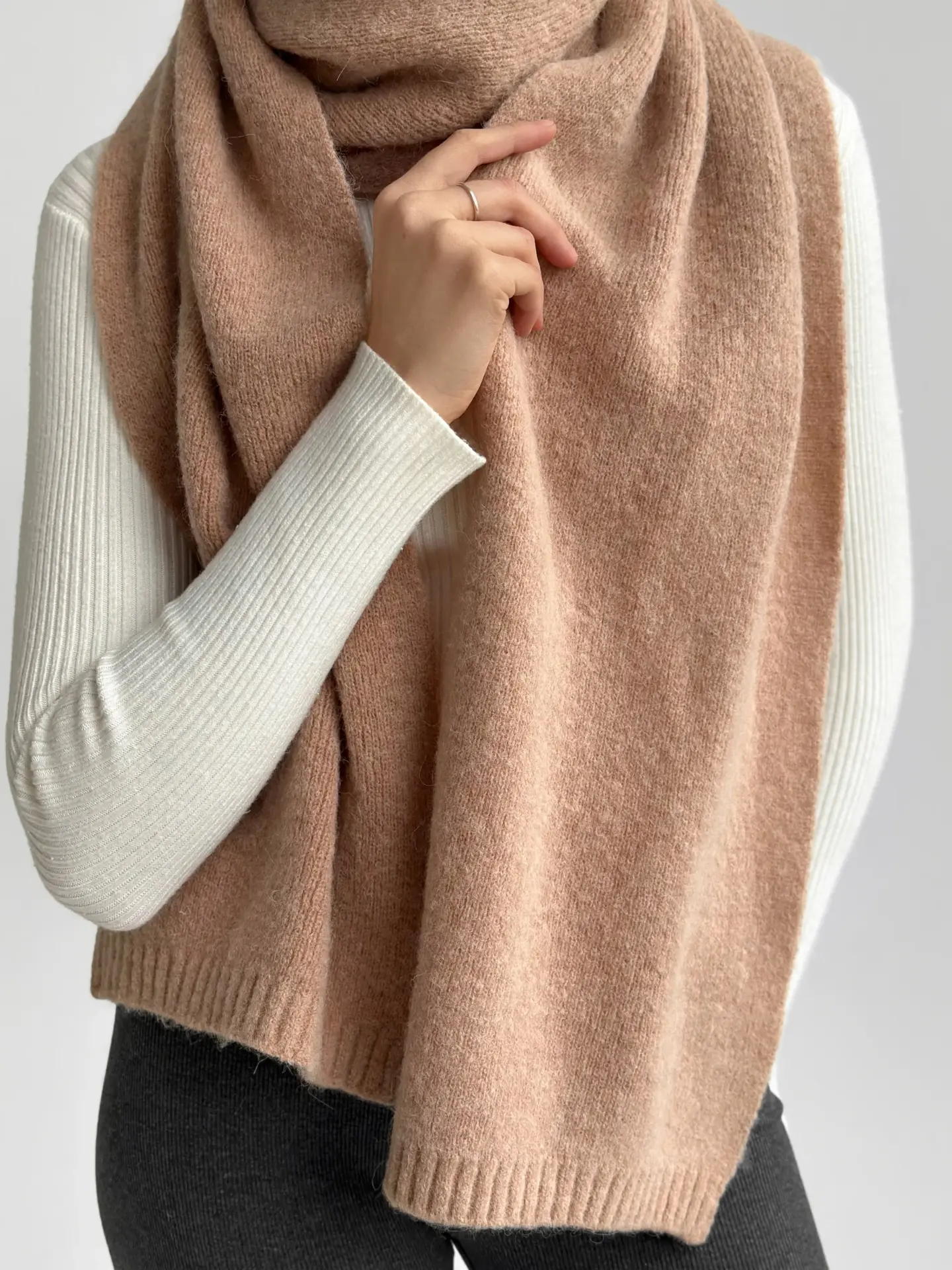 Шарф жіночий персиковий Альпака
