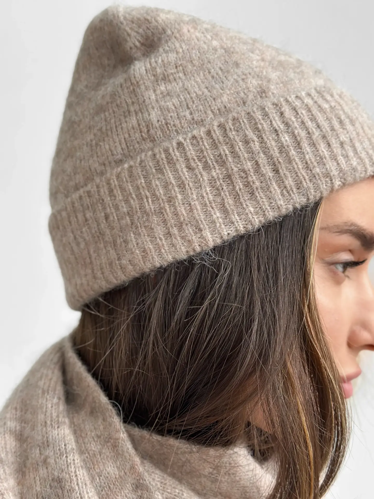 Шапка жіноча капучино  Альпака