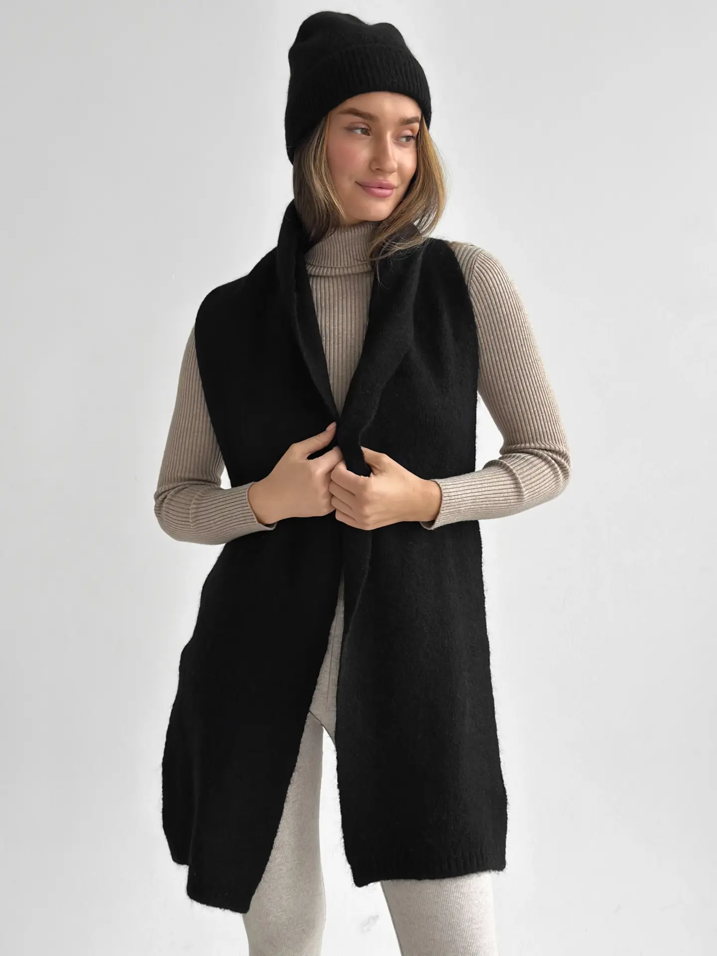 Шарф жіночий чорний Альпака