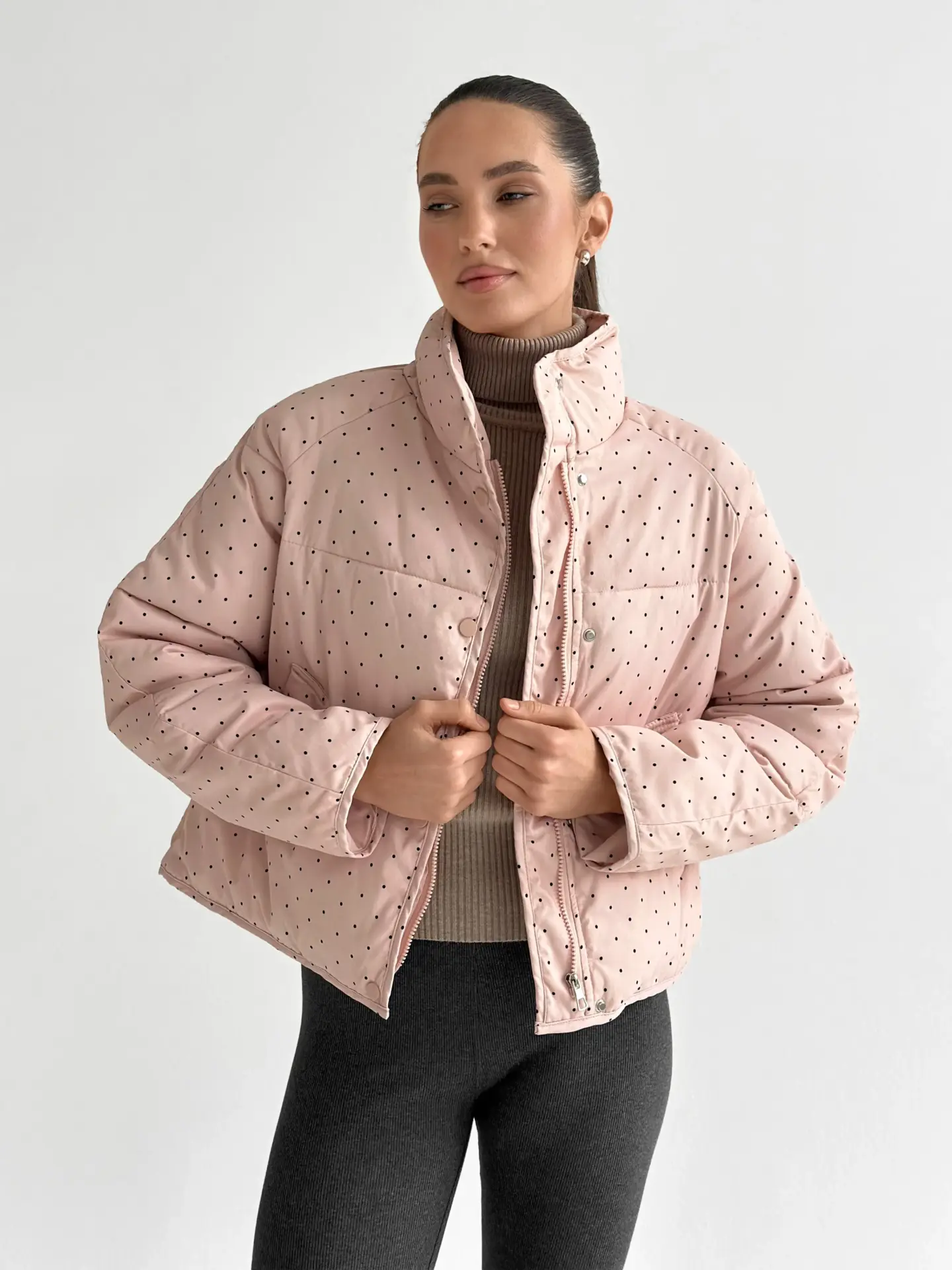 Куртка дута з коміром у горох пудрова onesize