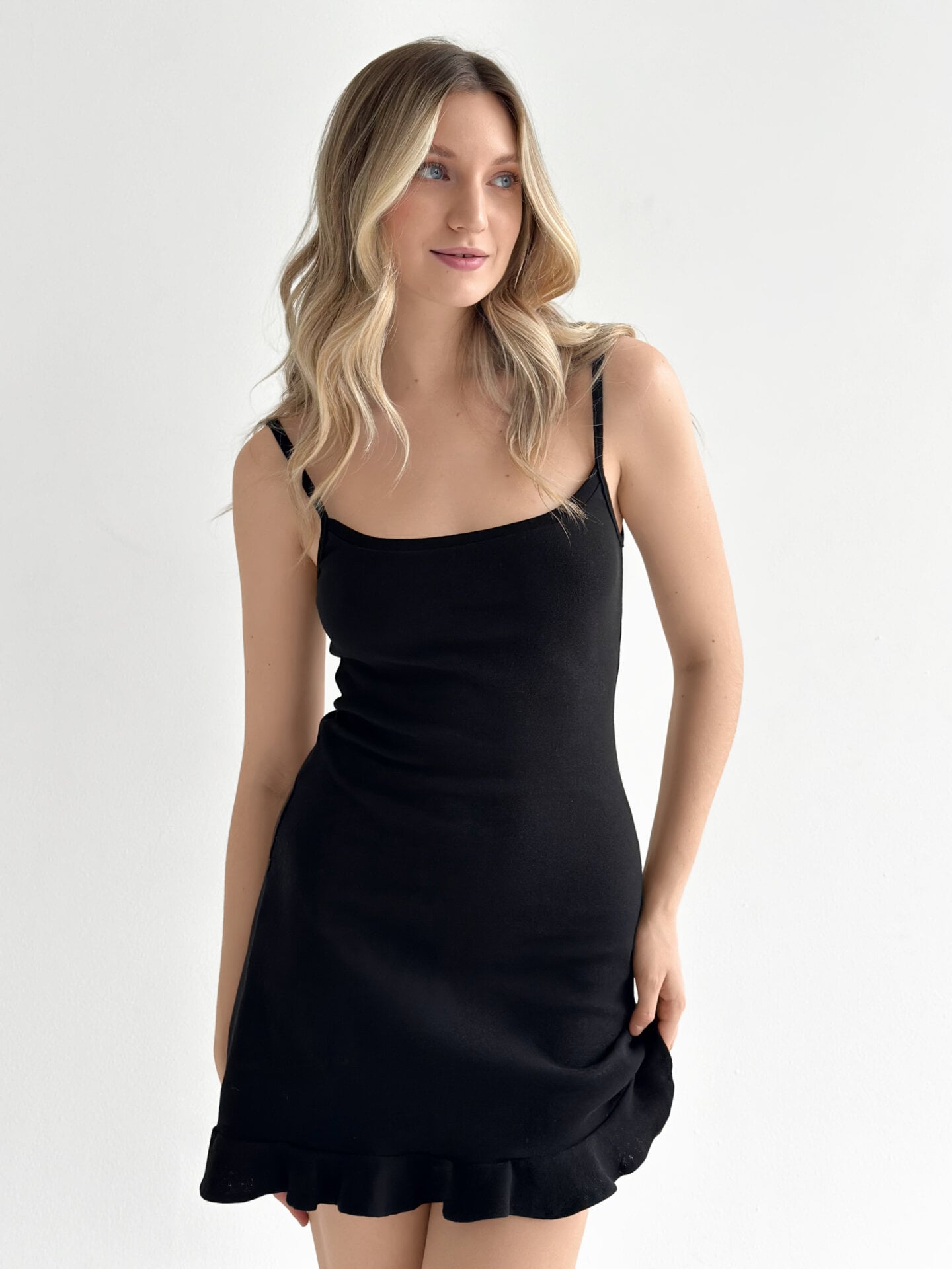 Рібана у крапку Сукня для сну з оборками чорна