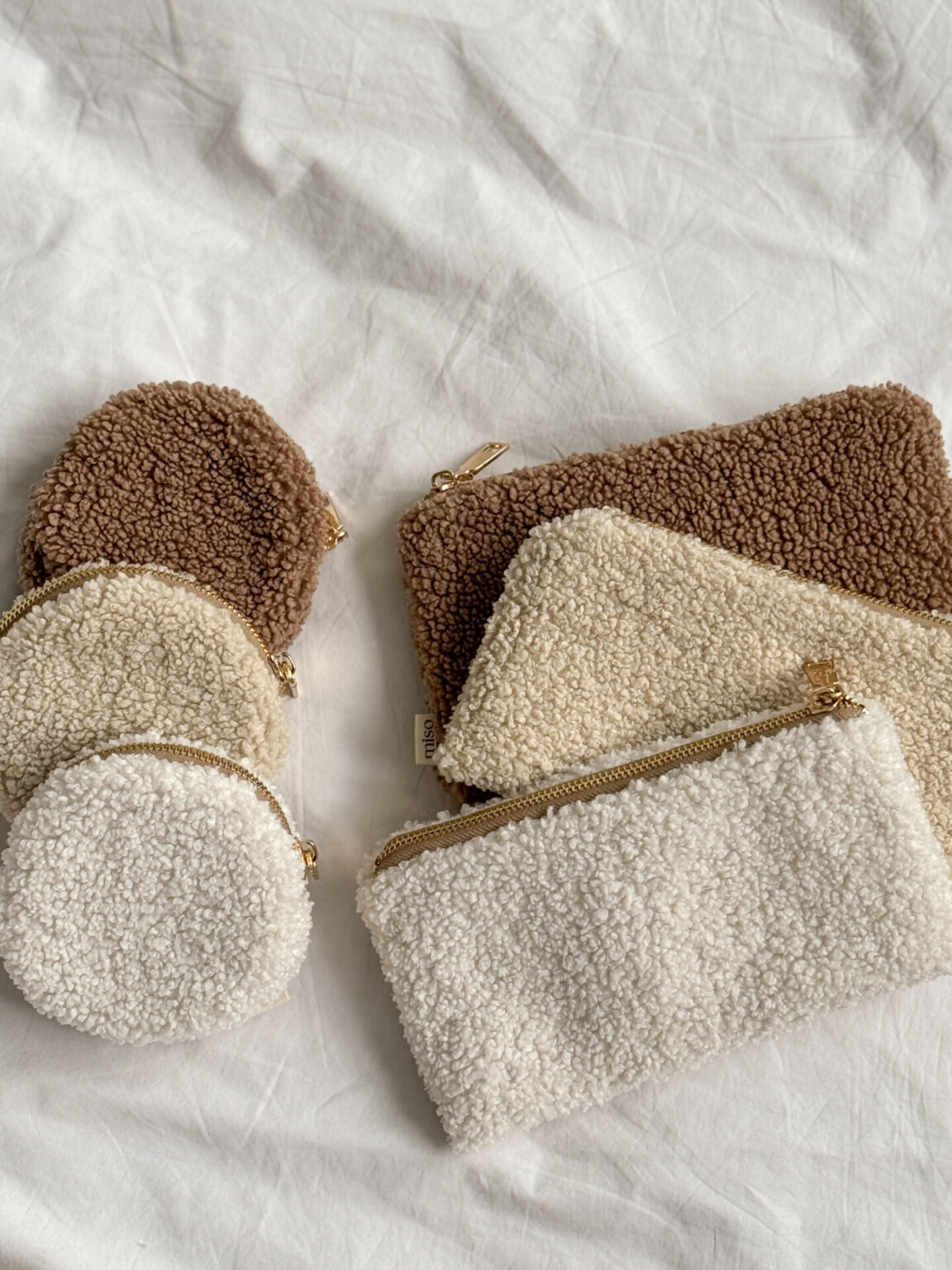 Косметичка TEDDY бежевого кольору конверт