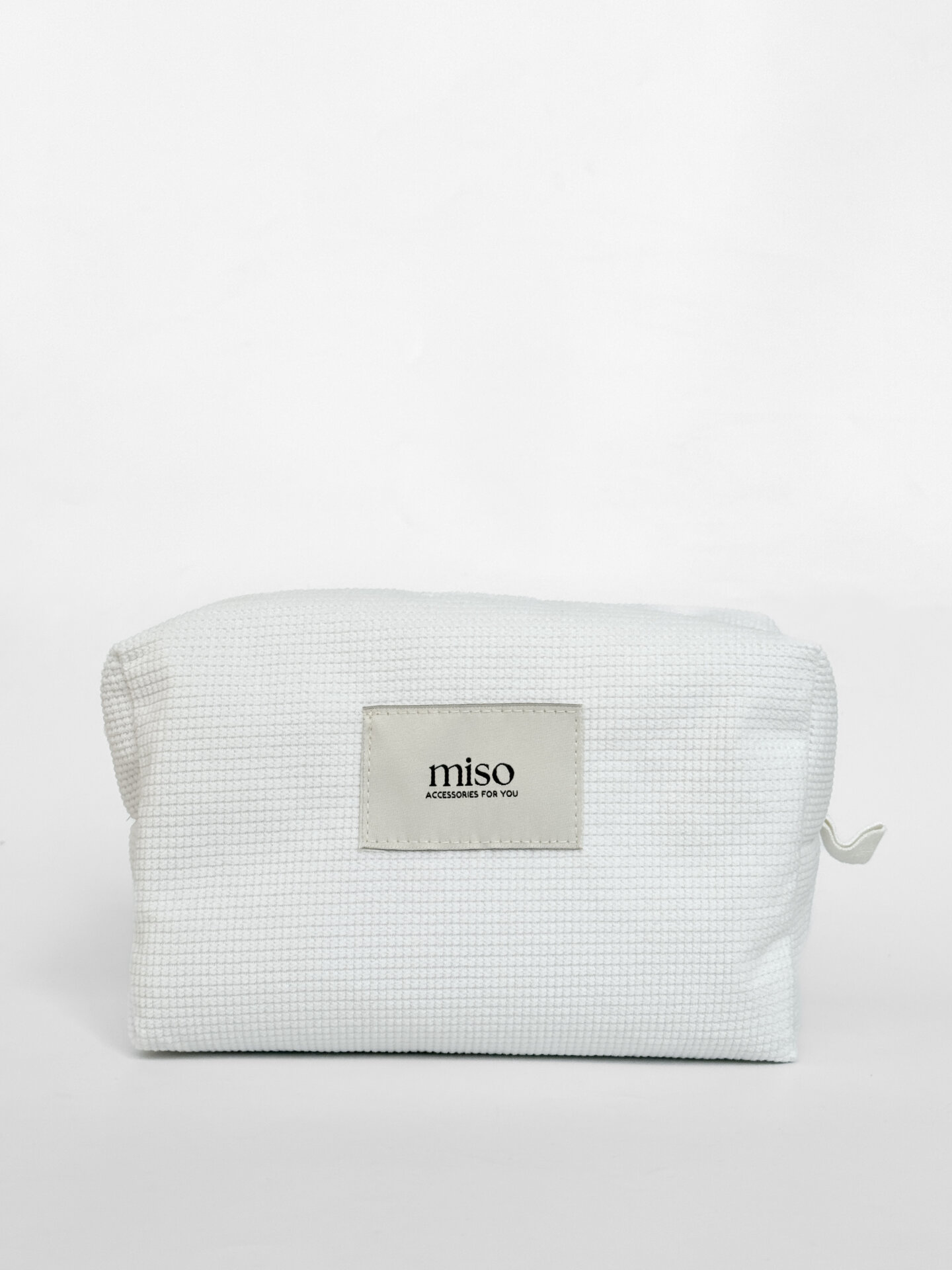 Косметичка середня квадрат вельвет біла