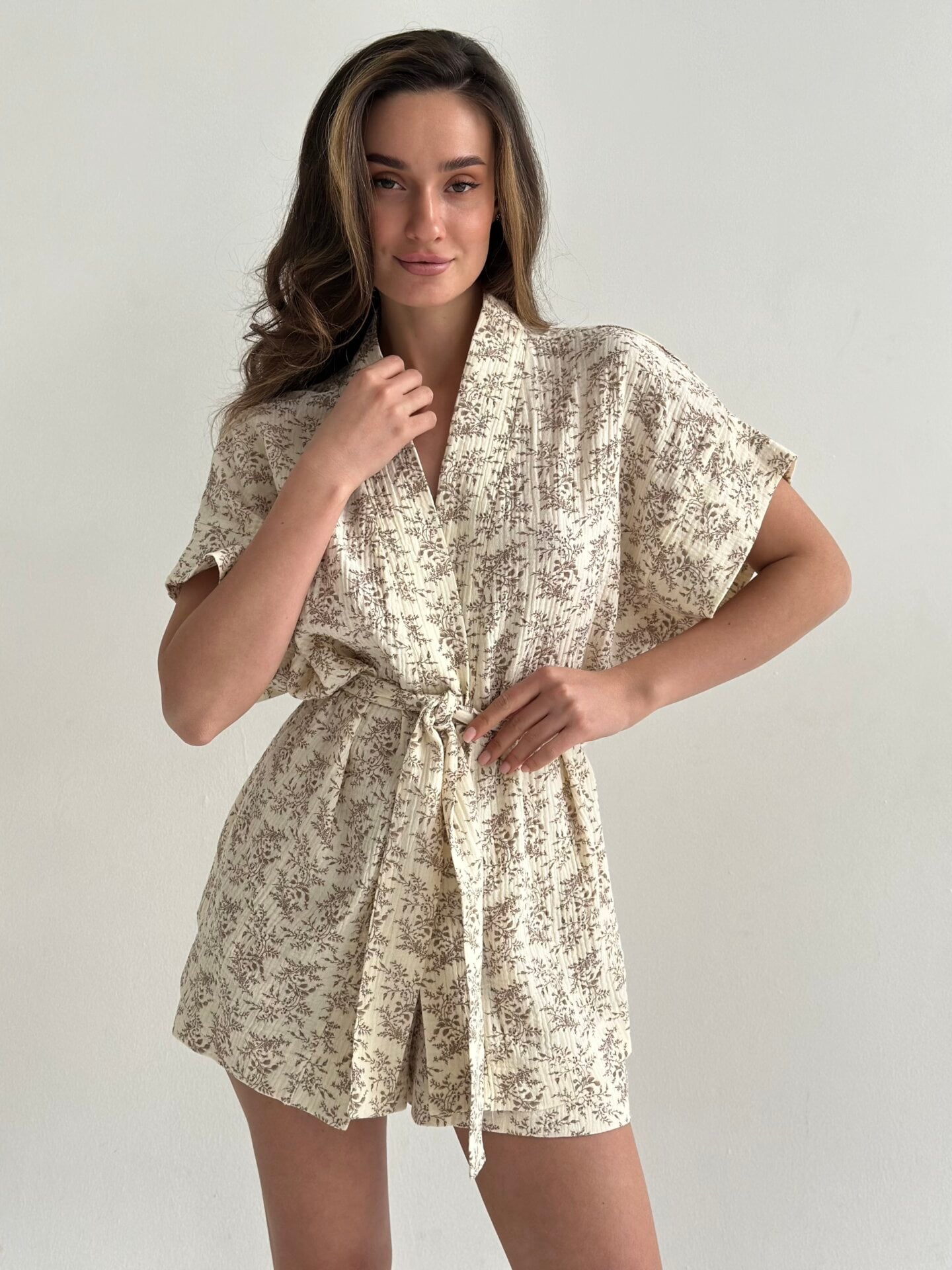 Муслін Костюм кімано та шорти “коричневі польові квіти” на айворі 2-х сл