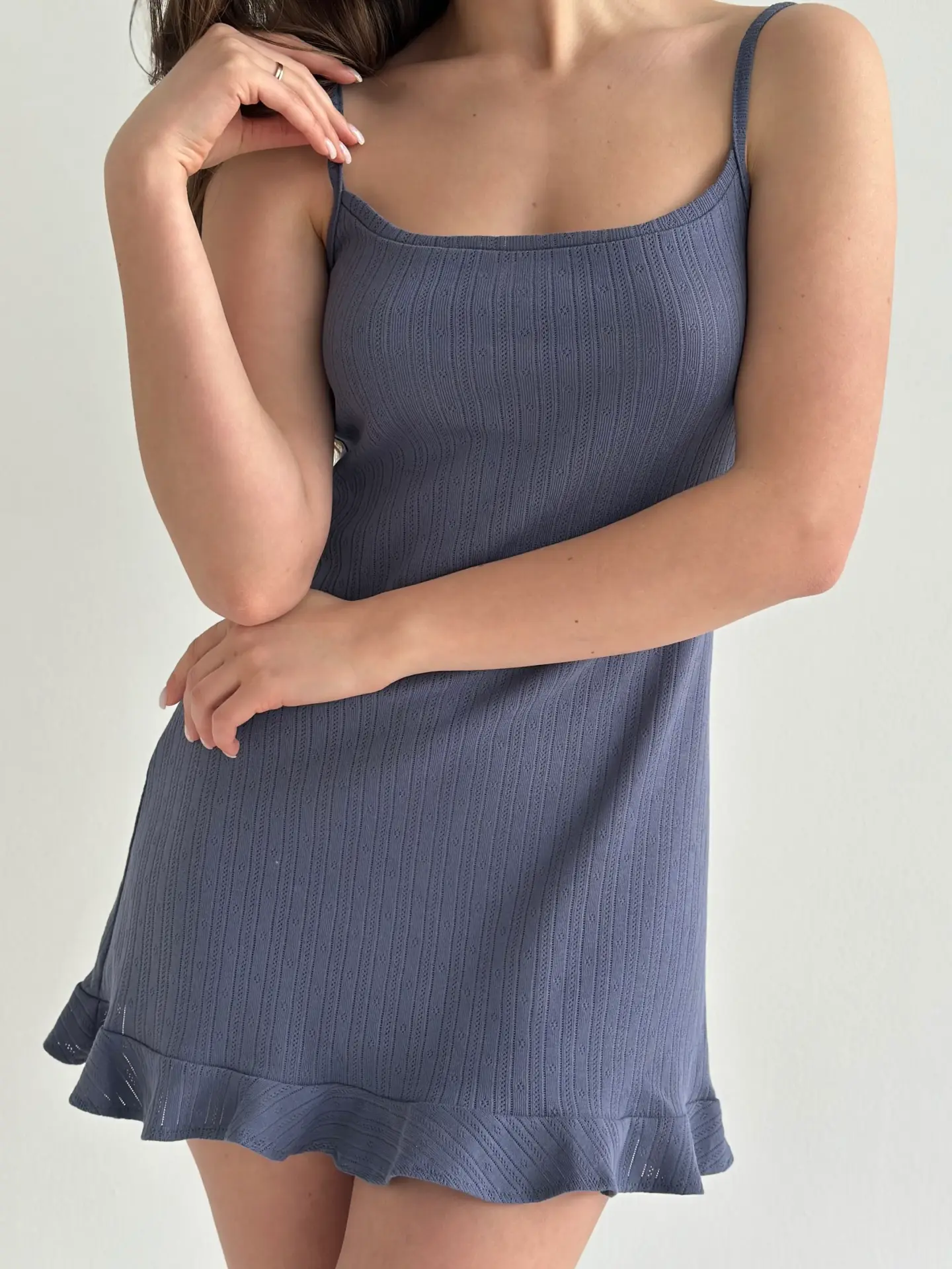 Рібана сукня для сну з оборками синя