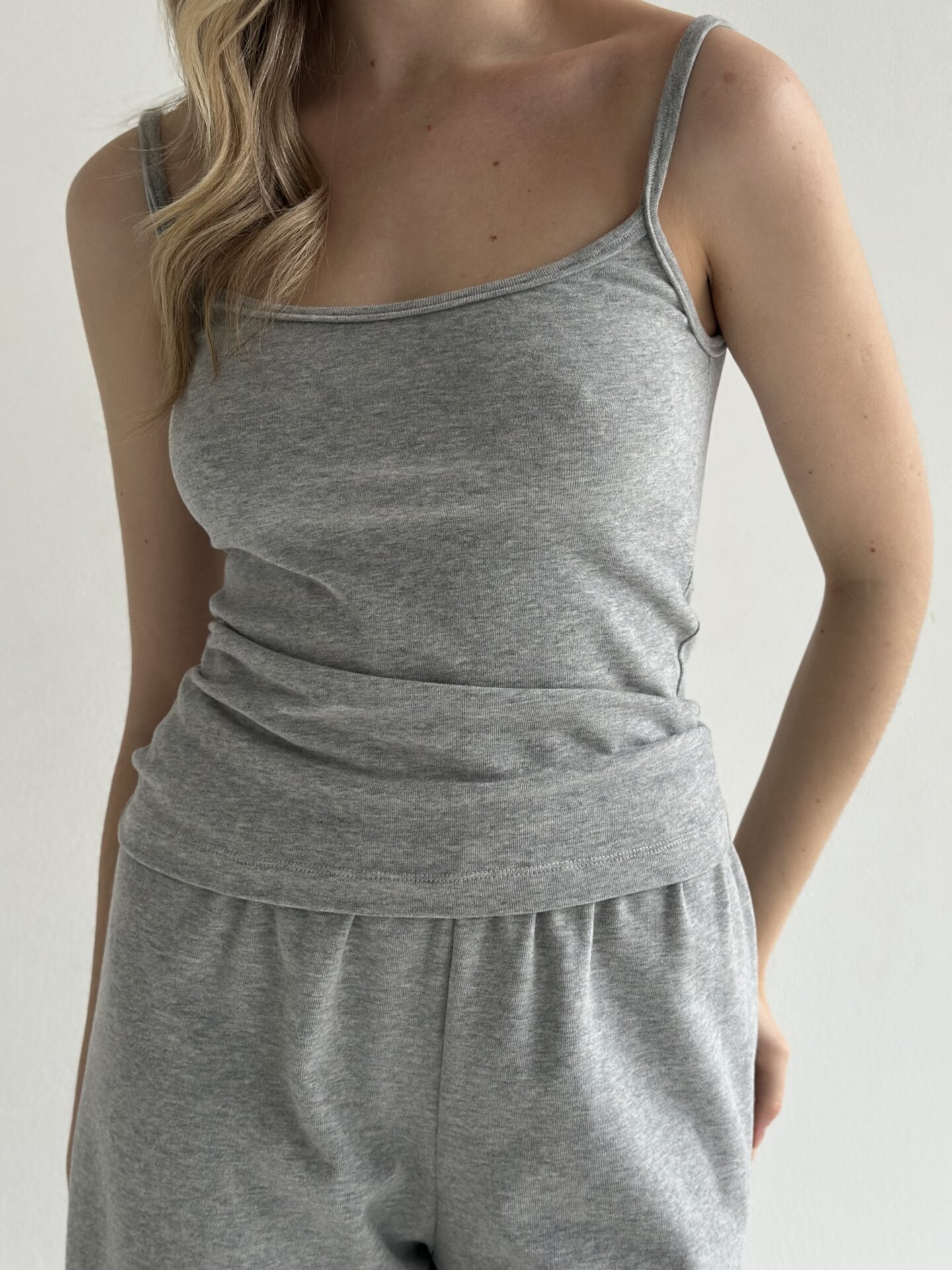 Трикотаж “Ніжність” Майка на бретелях сіра