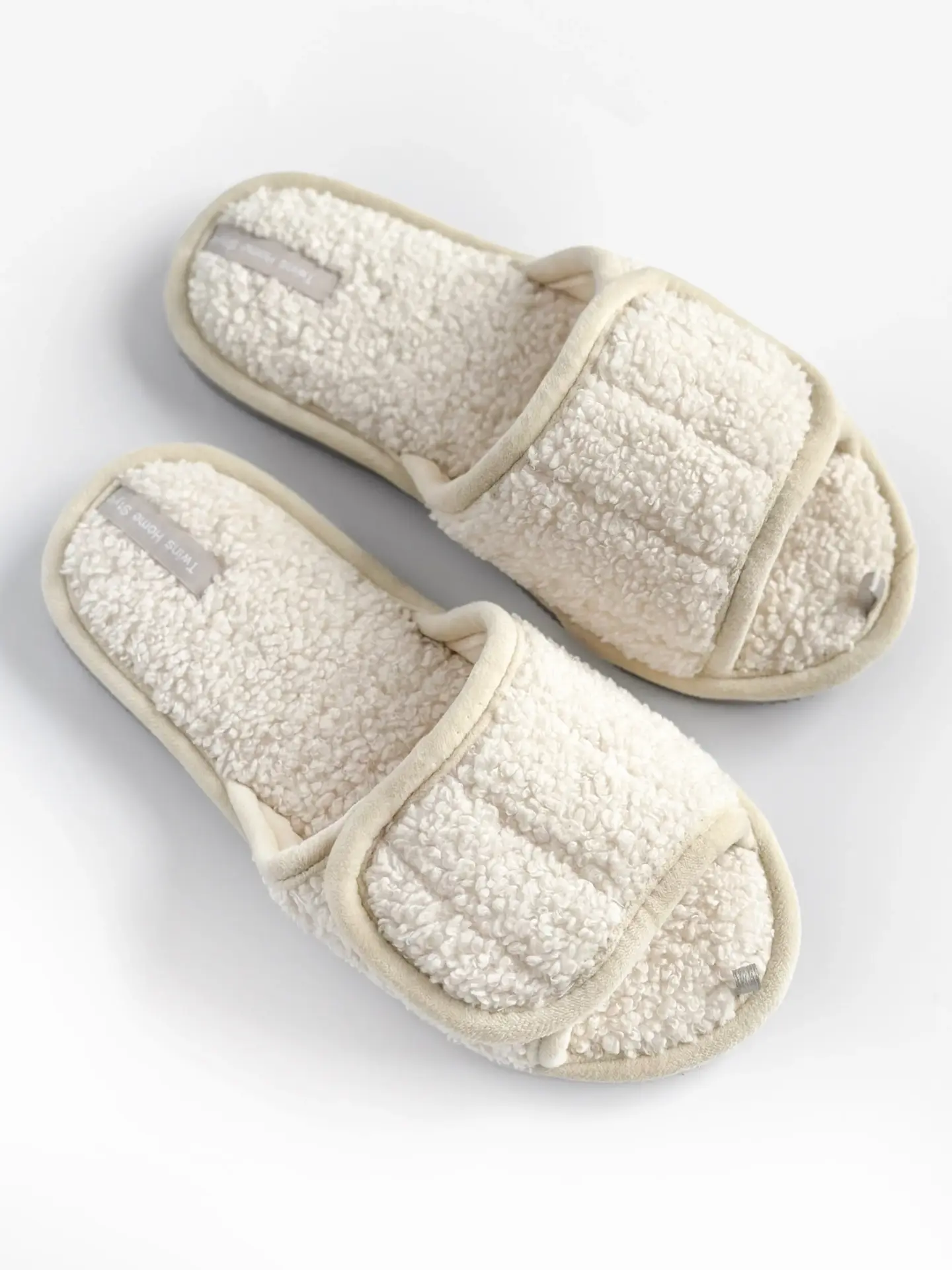 Капці домашні жіночі HS відкриті TEDDI білі