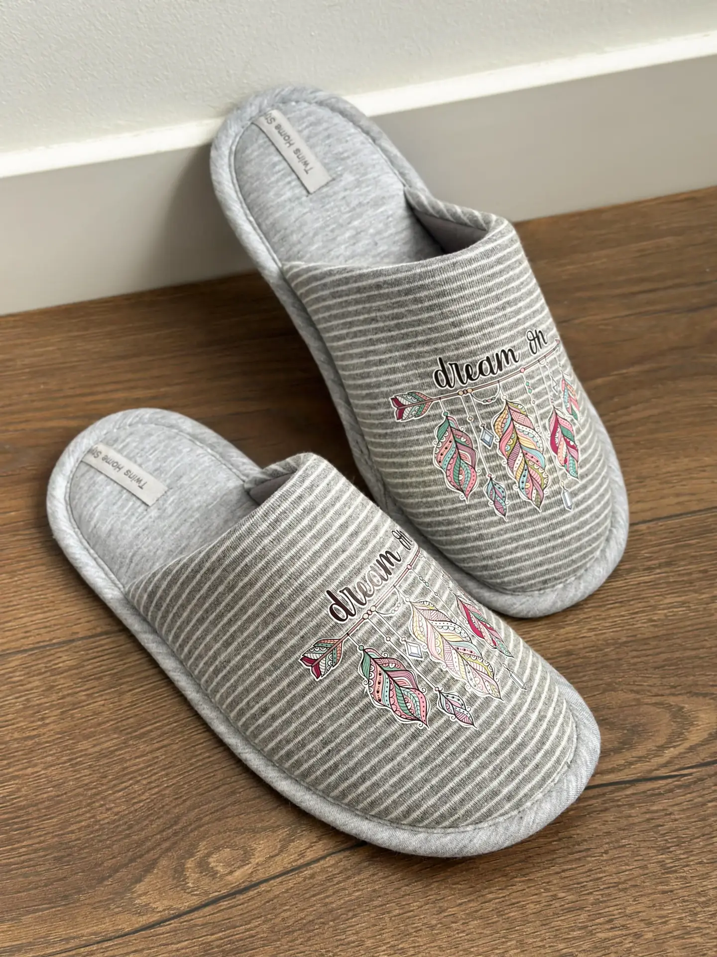 Капці домашні жіночі HS-VL закриті смужка сіра з наліпкою PVC