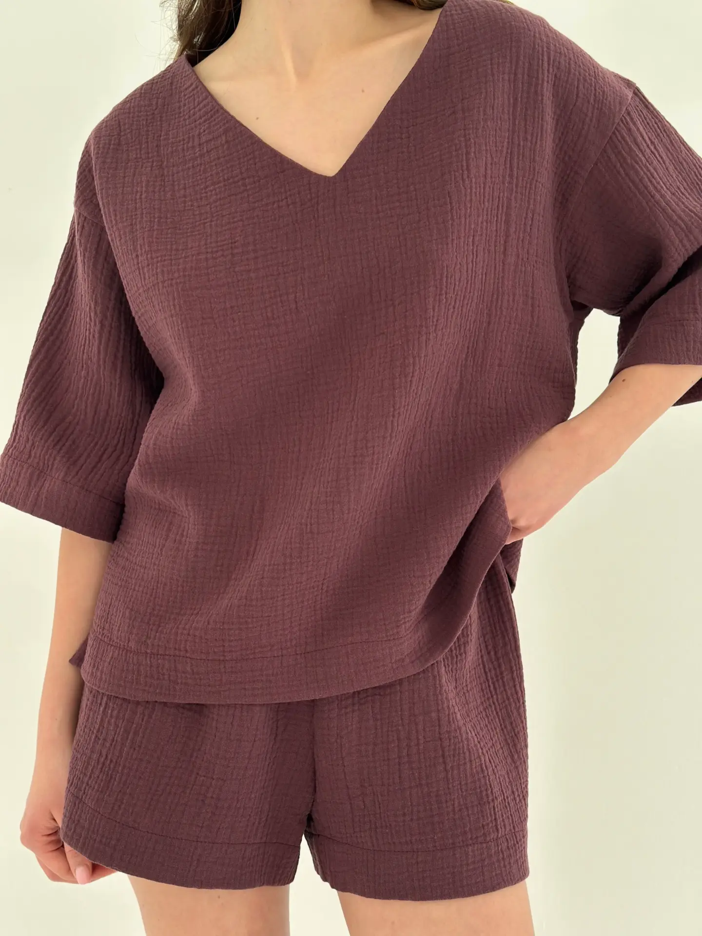 Мусліновий набір 2-шаровий футболка та шорти шоколад