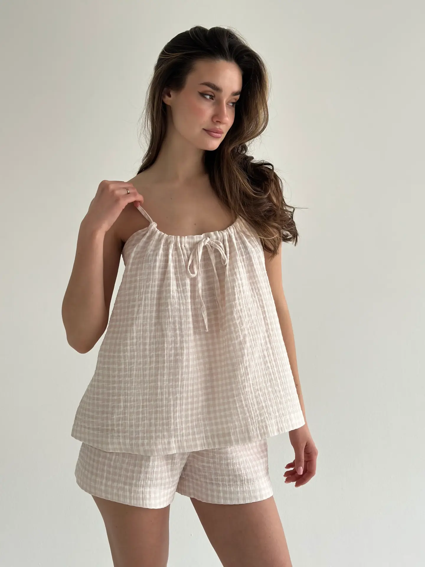 Мусліновий набір 2-шаровий майка та шорти с гульфом бежева клітинка