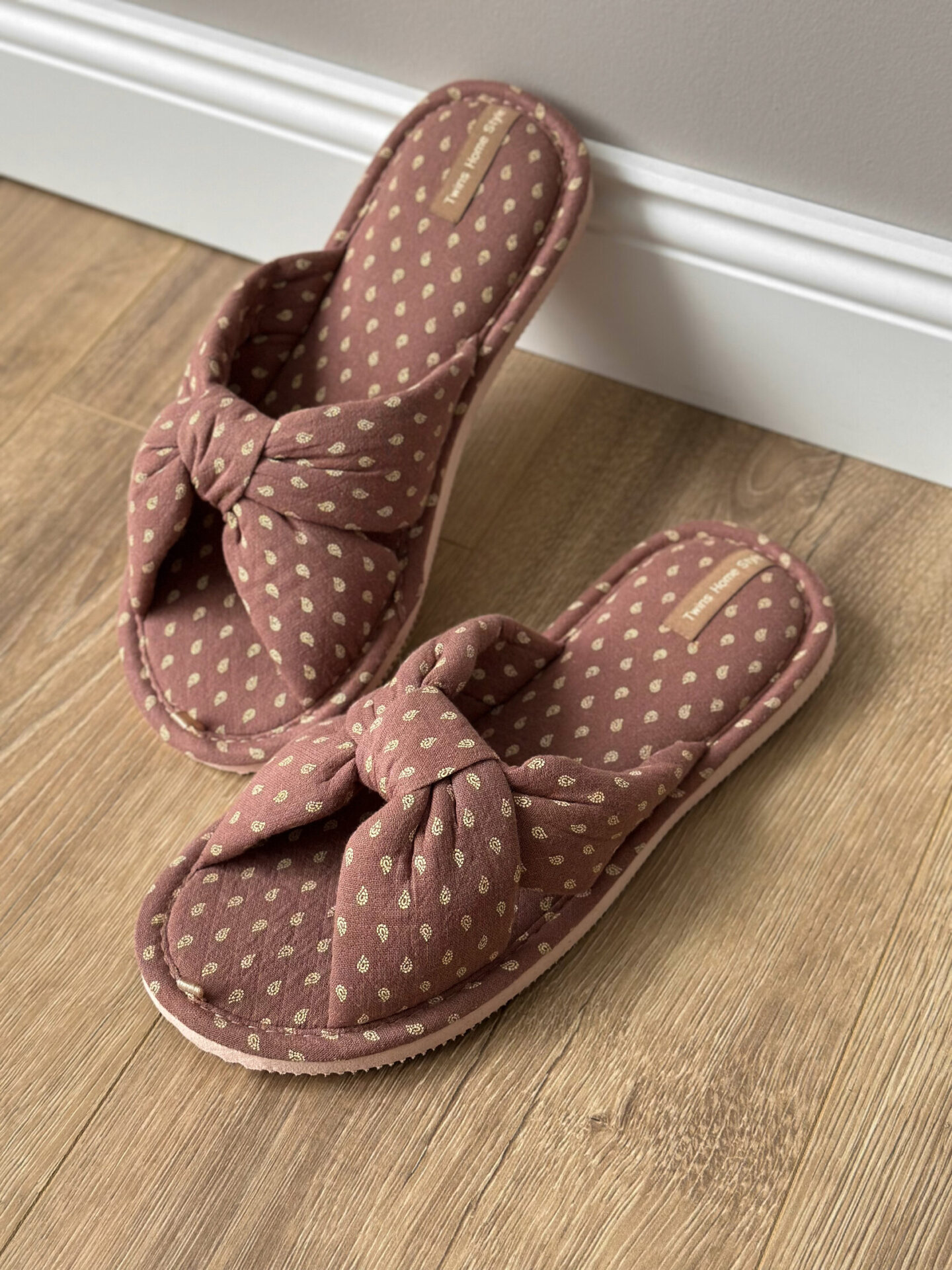 Капці домашні жіночі HS-VL бант-перехрест коричневі