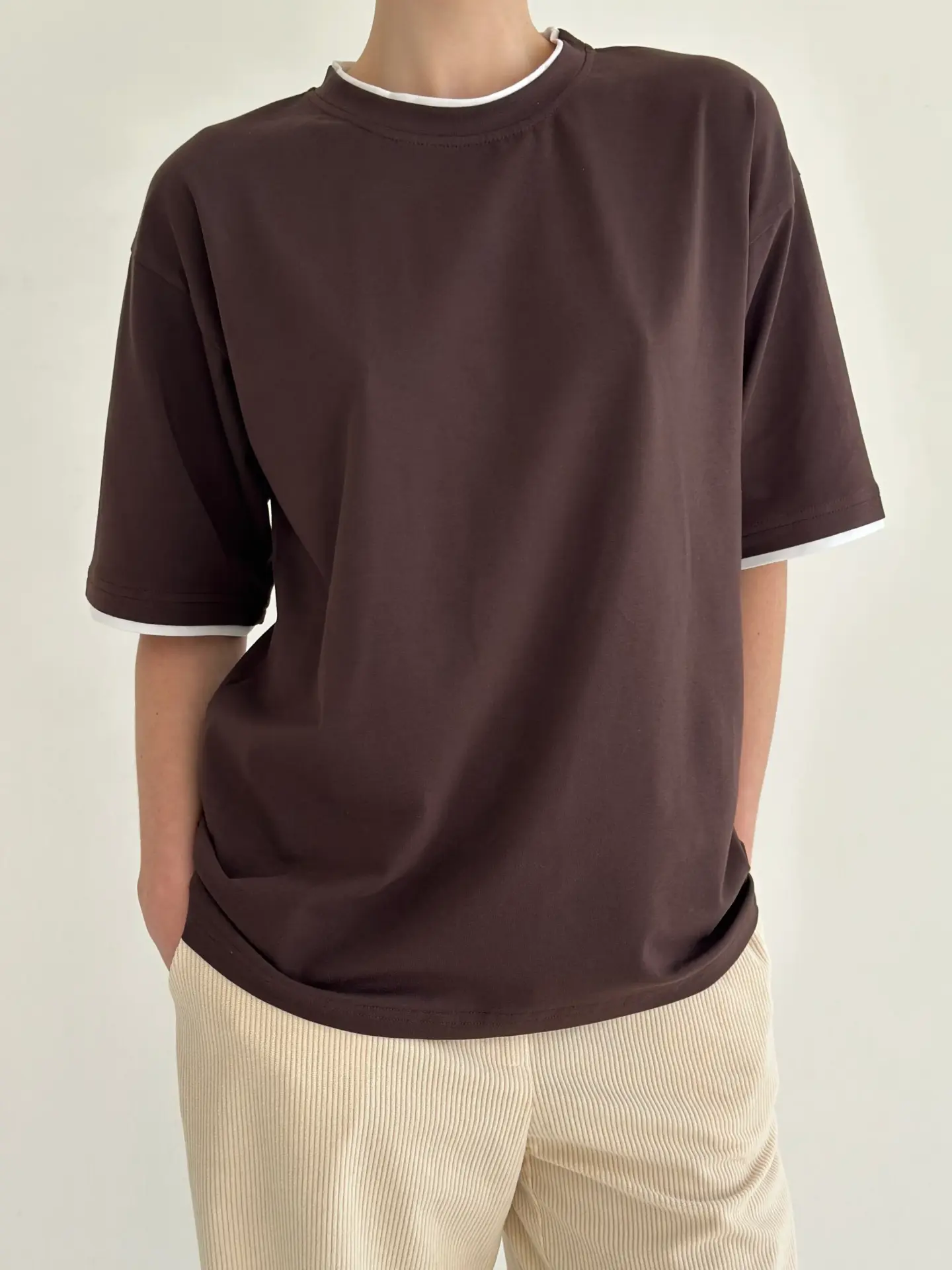 Футболка з білим кантом коричнева, onesize