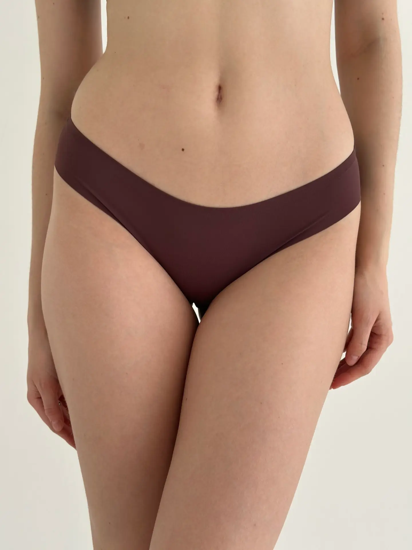 Білизна трусики стрінги безшовні коричневі
